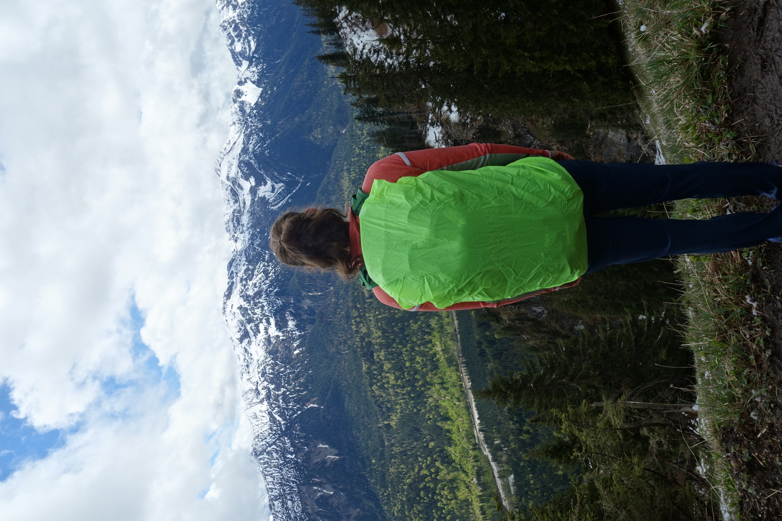 Regenhülle am Rucksack