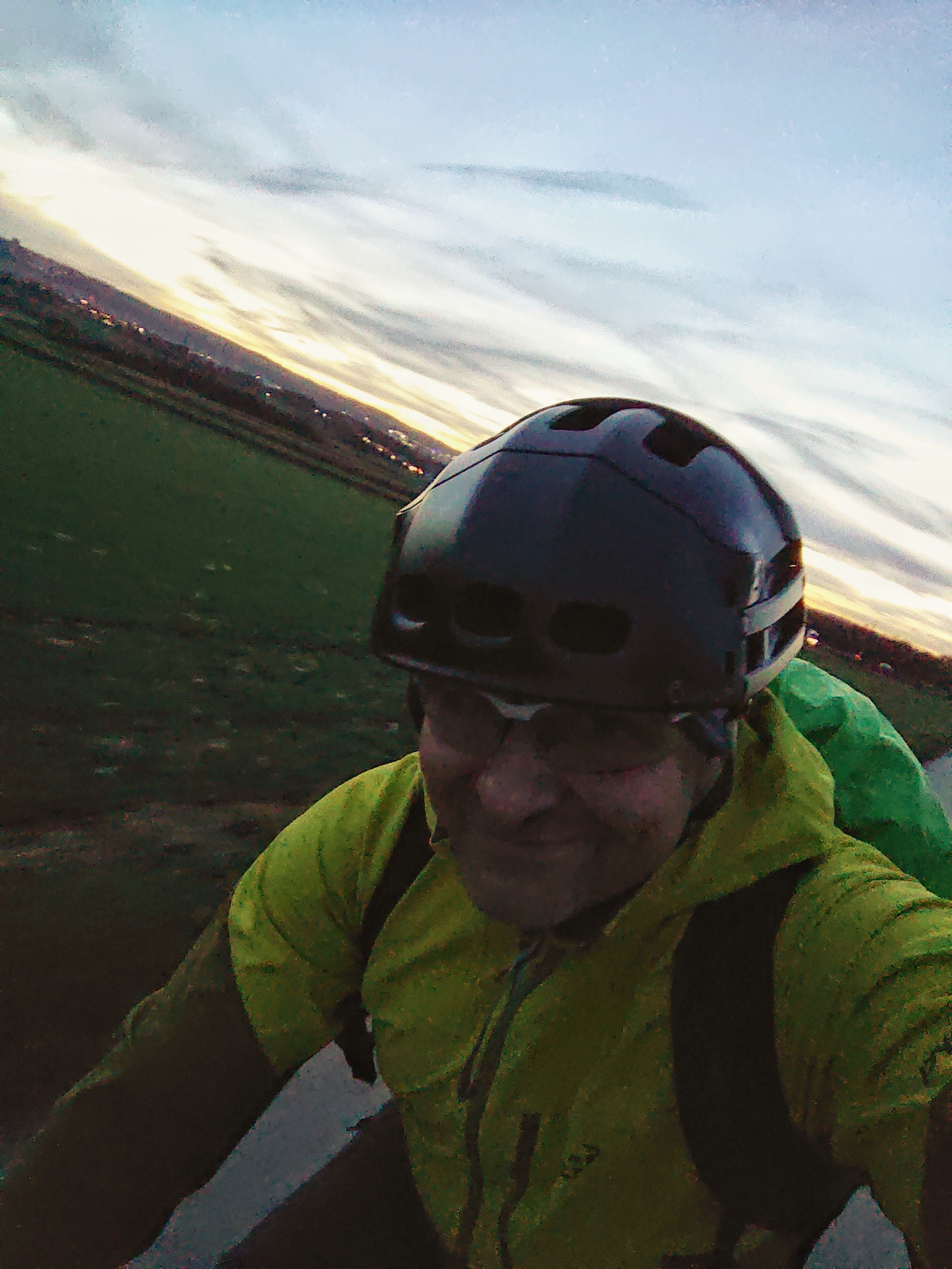 Helm beim Radfahren