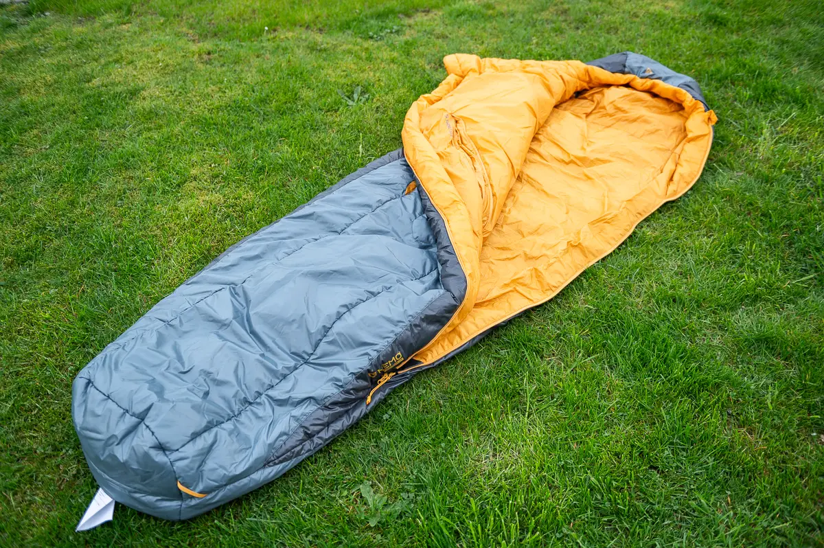 Schlafsack geöffnet