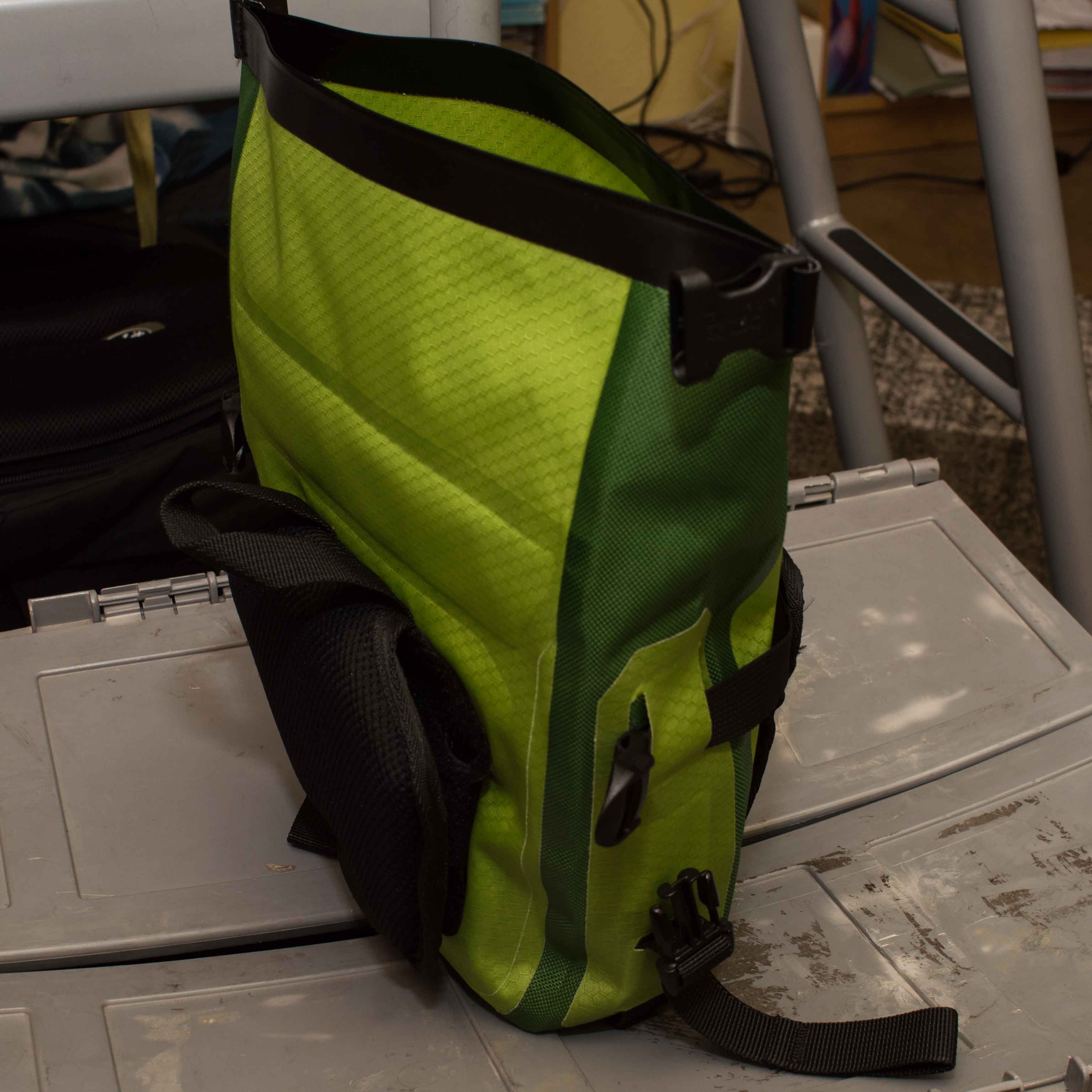 Das Bild zeigt die wasserdichte Tasche