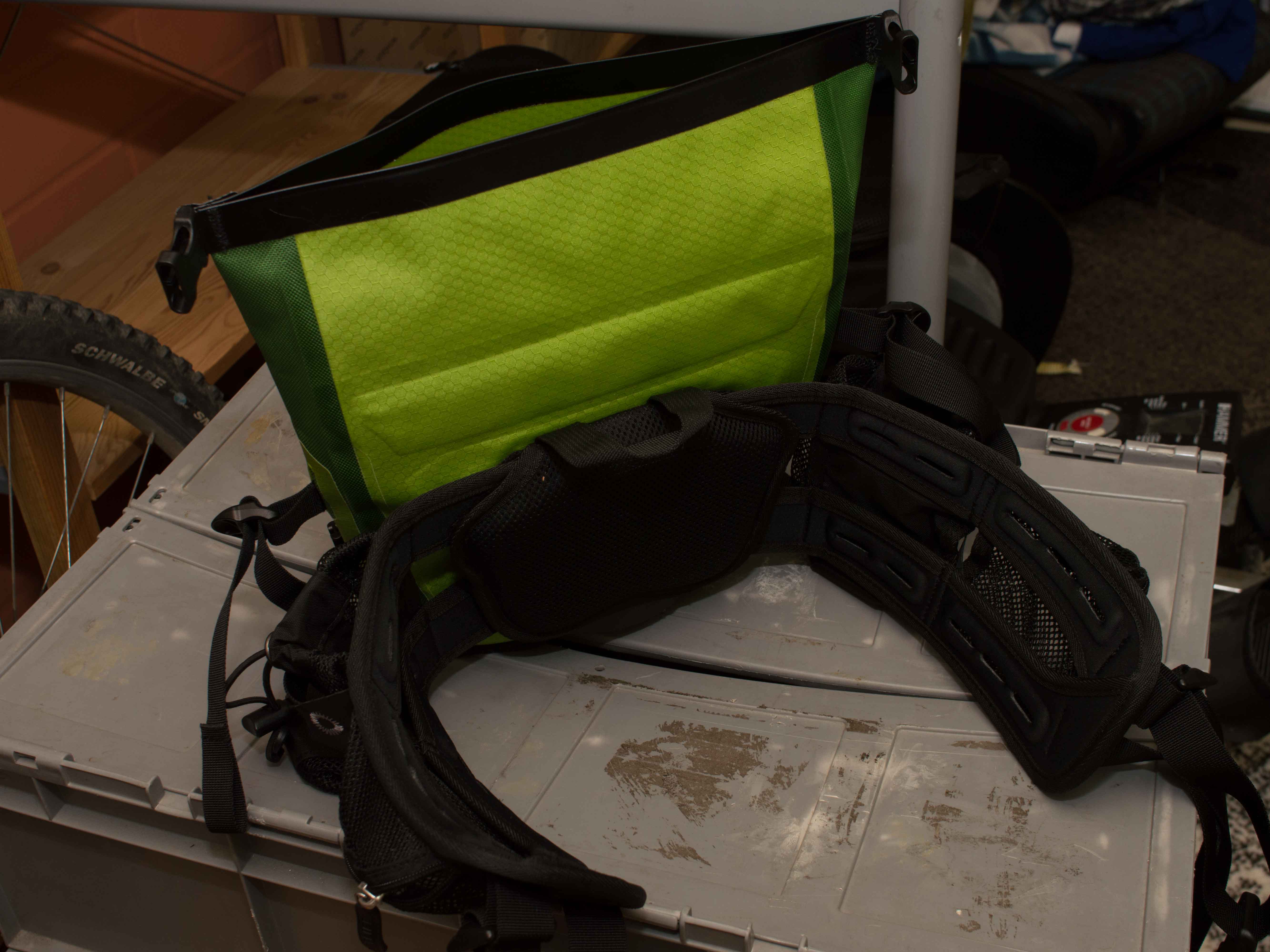 Bauchtasche von hinten