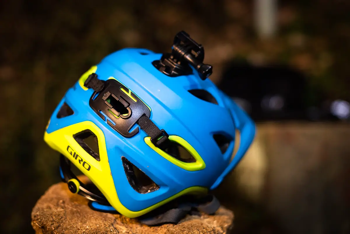 Helm hinten