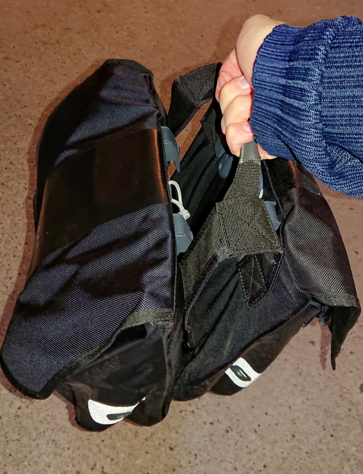 verbundene Taschen