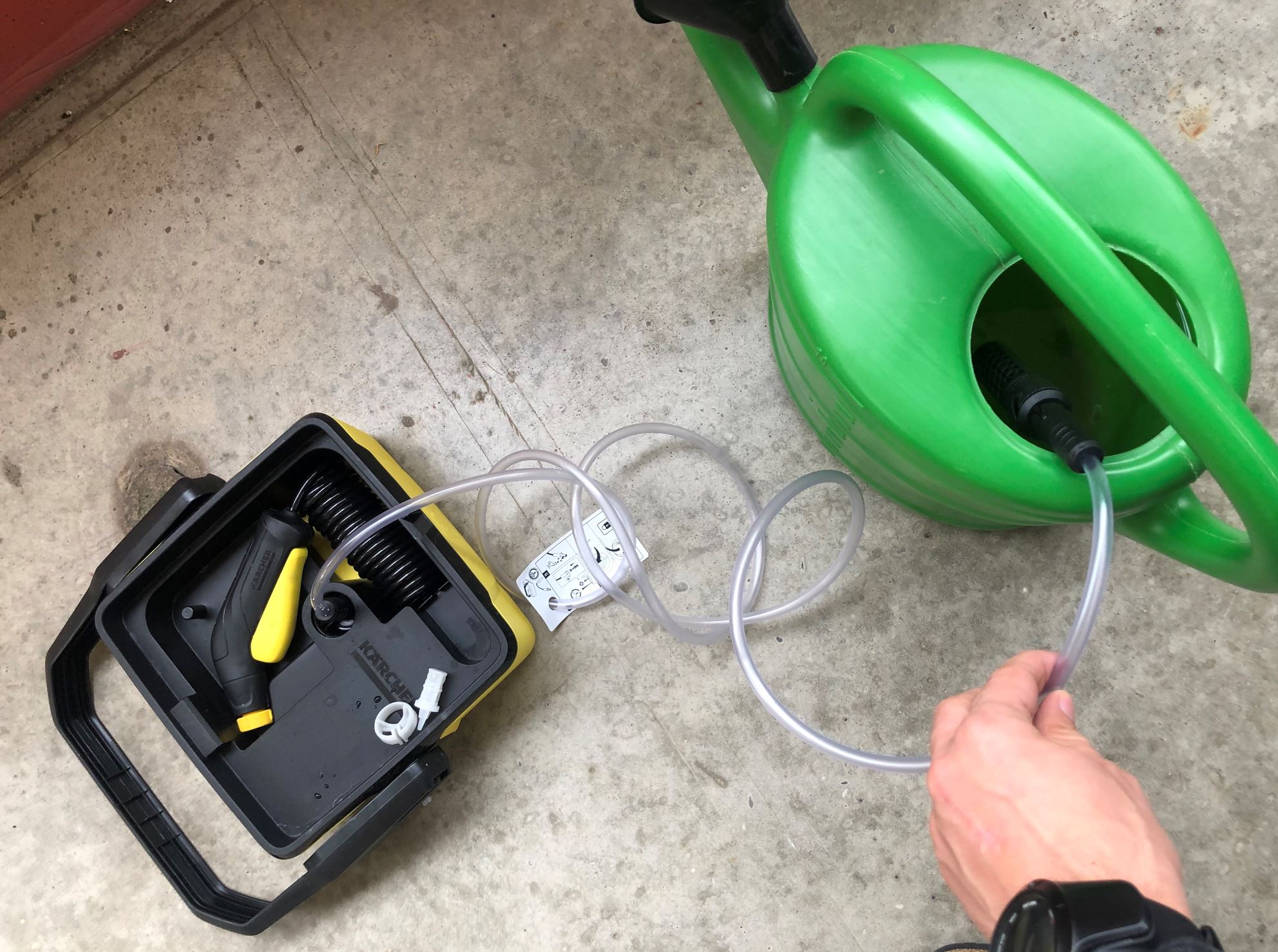 Einsatz mit Gießkanne