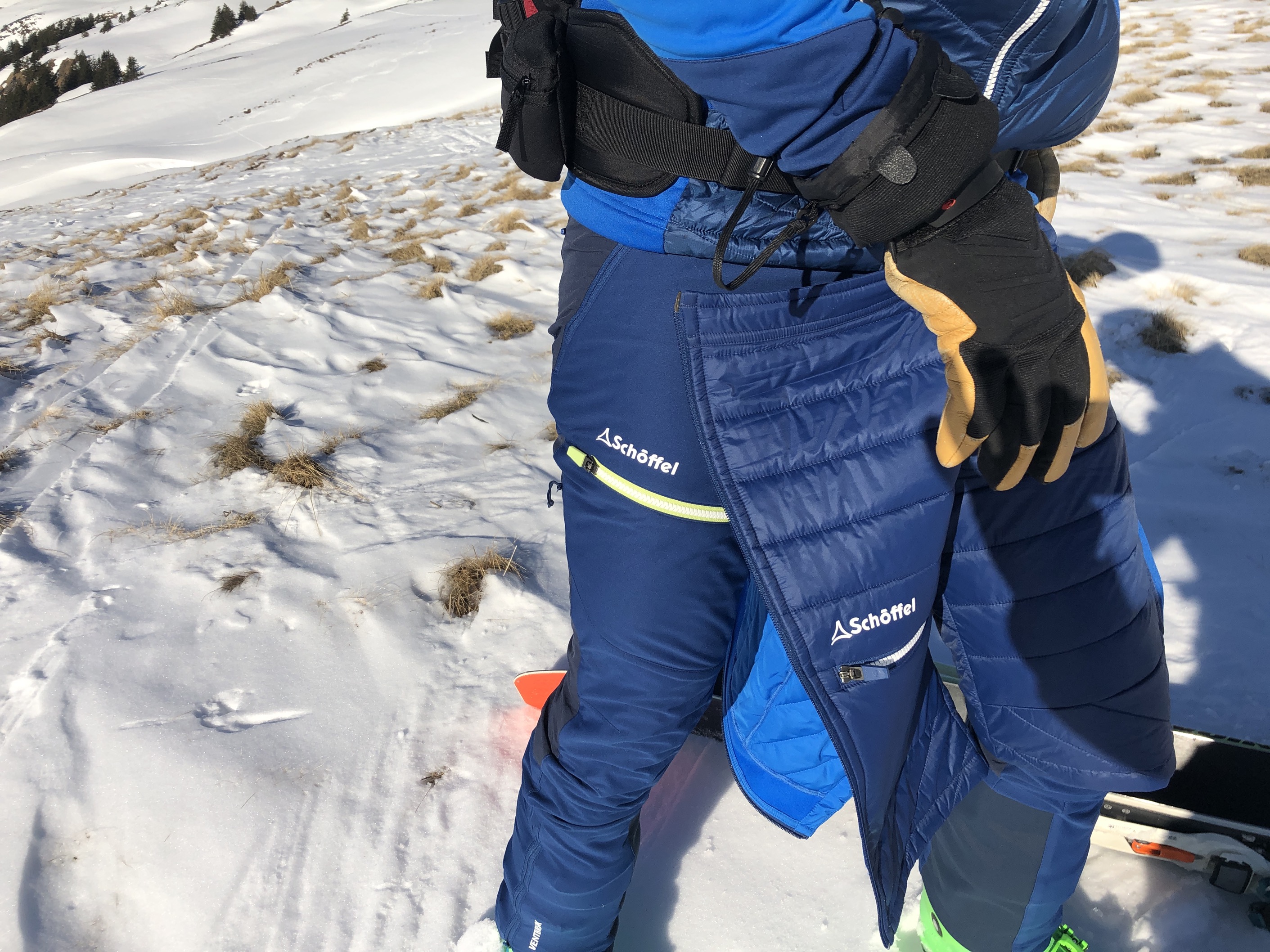 ausziehen mit handschuhen