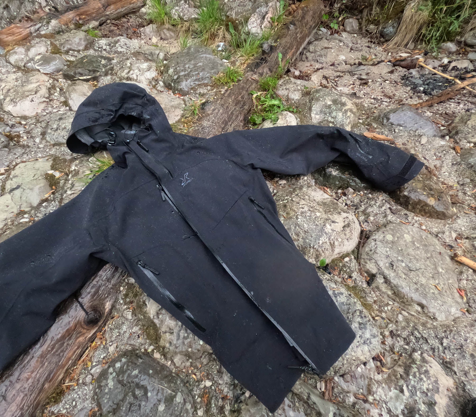 Der kompetente OUTSIDEstories-Test: REVOLUTION RACE Cyclone 3L Shell Jacket - Regen & Hardshelljacke – Hardshell, Herren