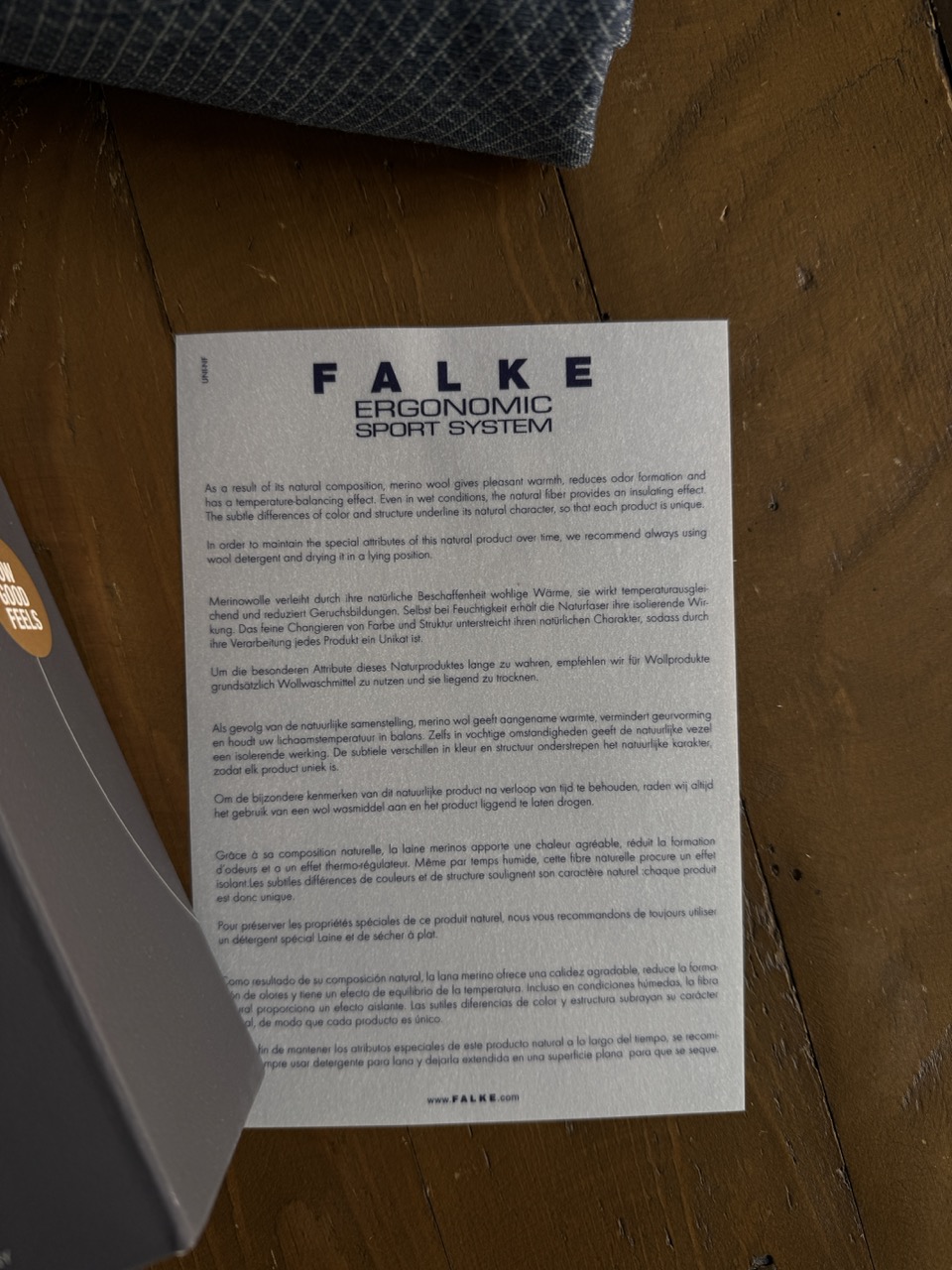 Kurze Shirtbeschreibung von Falke