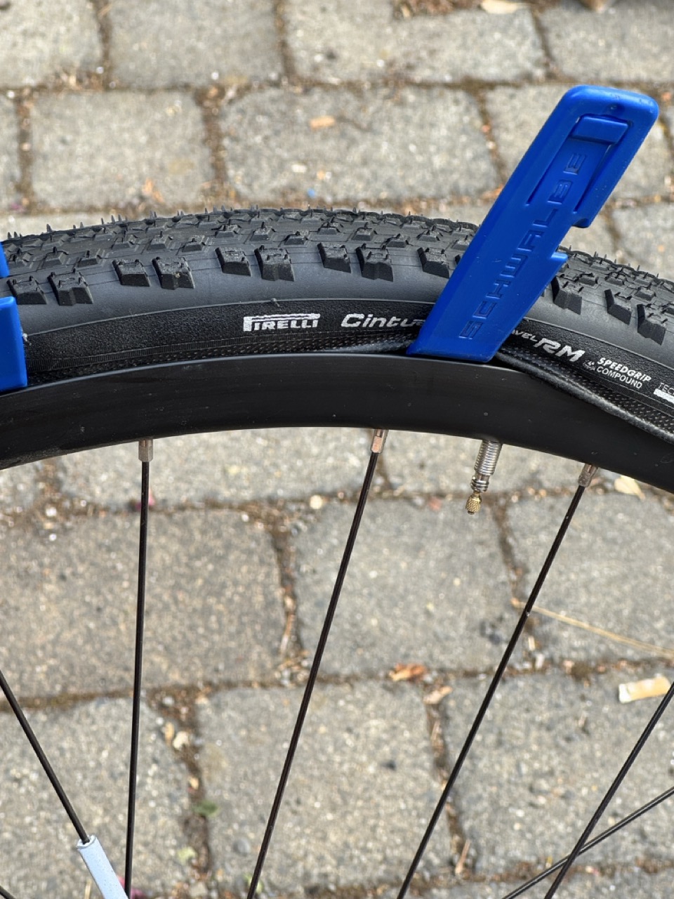 Der kompetente OUTSIDEstories-Test: PIRELLI Cinturato Gravel RM -  Fahrradreifen (Gravel)