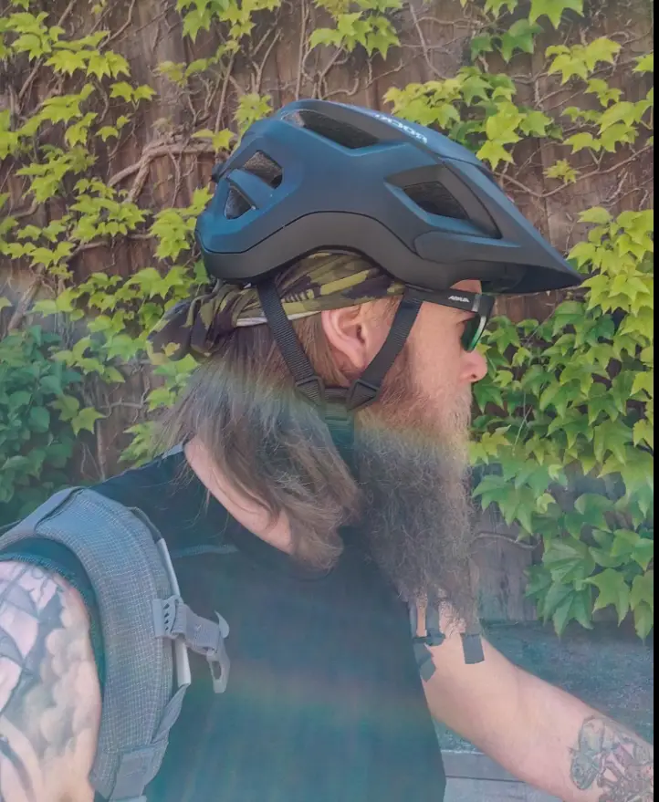Helm Seitenansicht