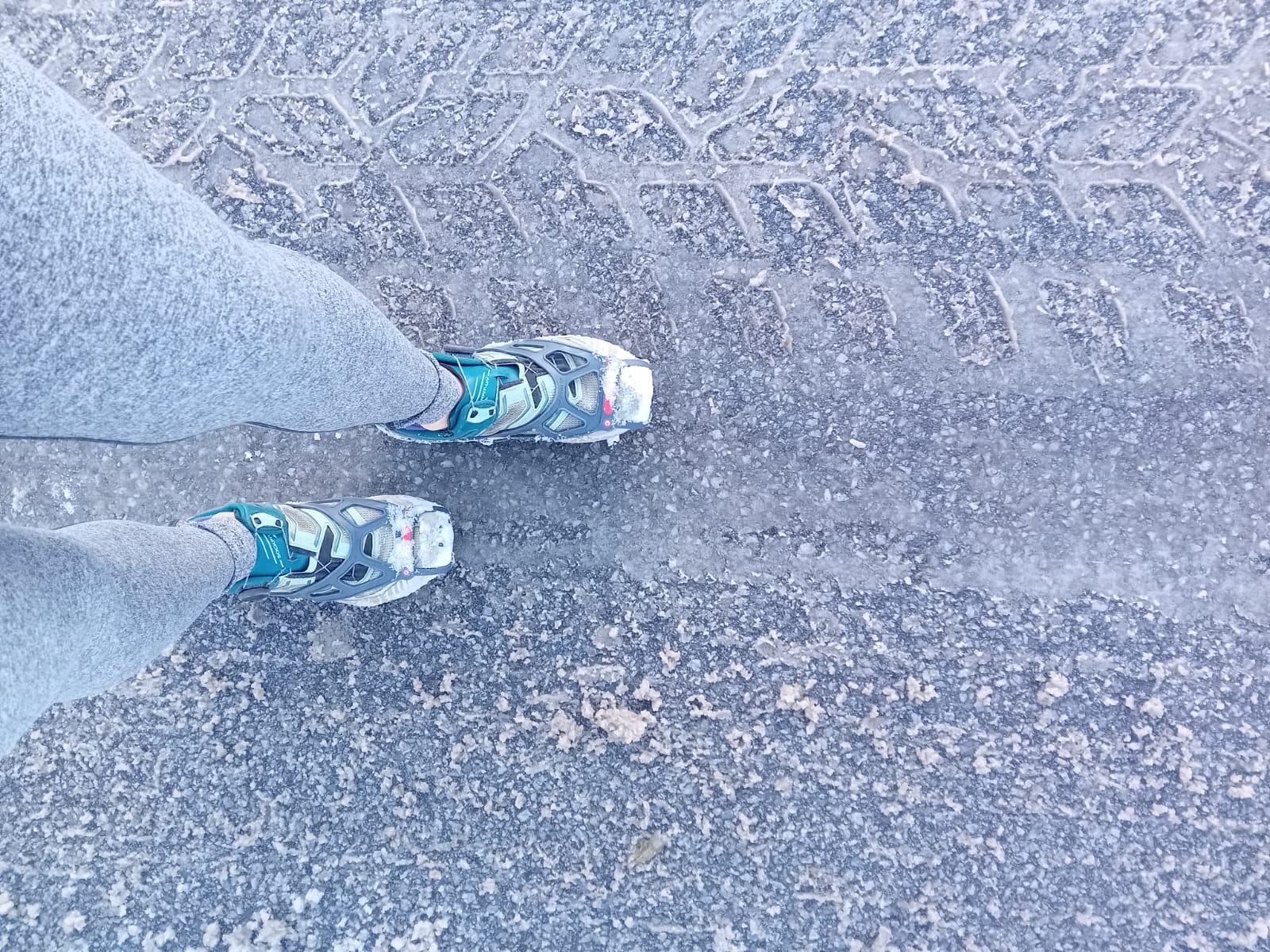 auf eisigem Asphalt