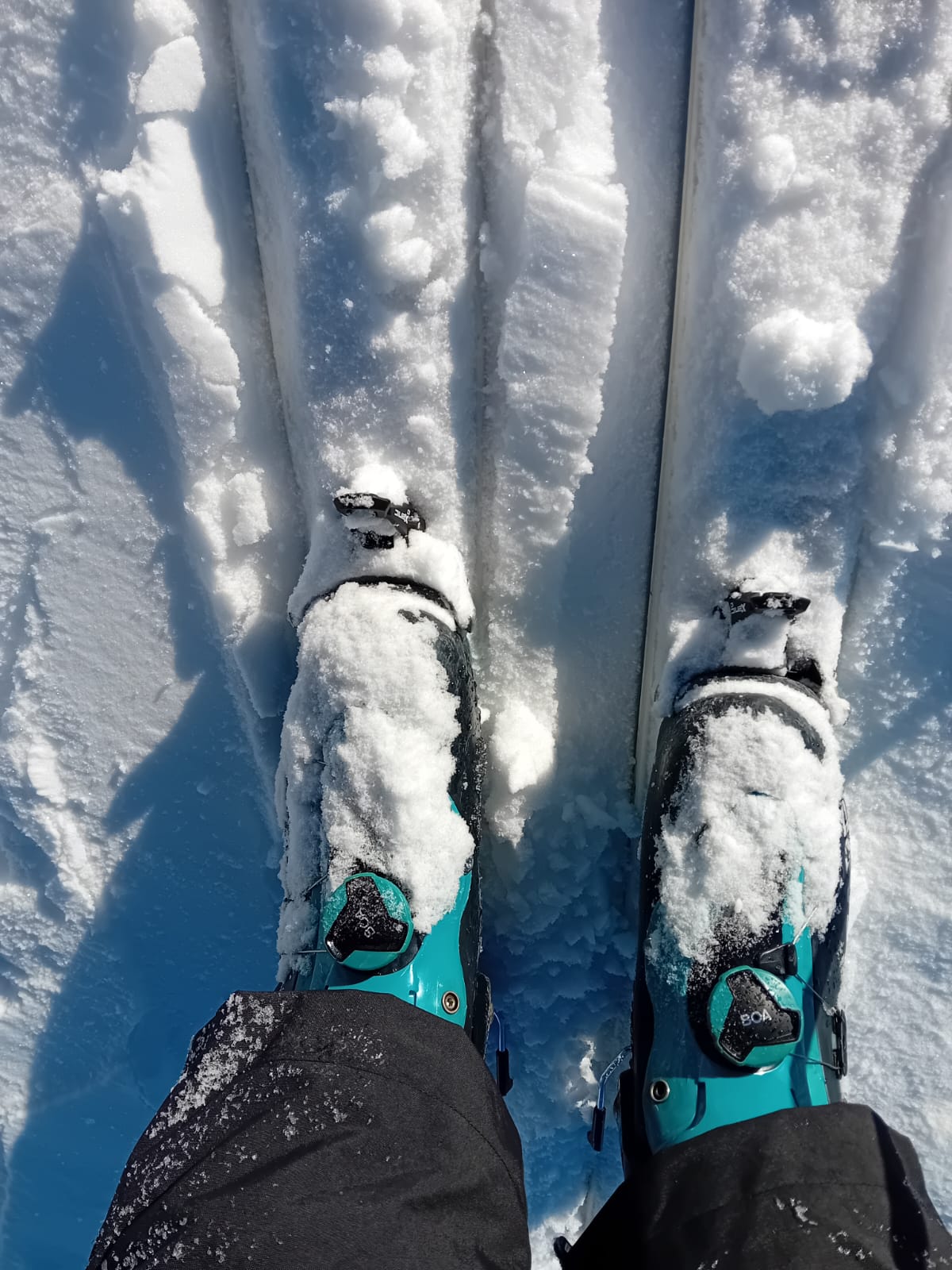 Hose über Skischuhe