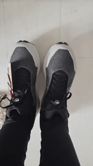 Ungewöhnlich starker Halt für einen so leichten Schuh.