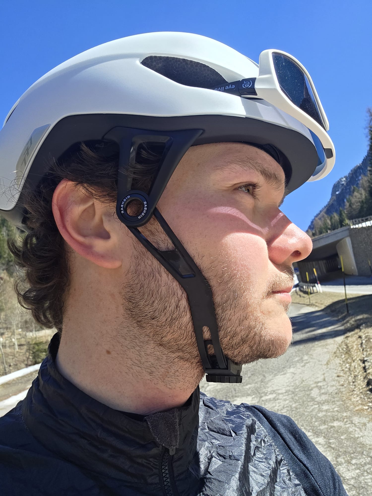 Der kompetente OUTSIDEstories-Test: Der Canyon Stingr CFR: Rennradhelm der Oberklasse