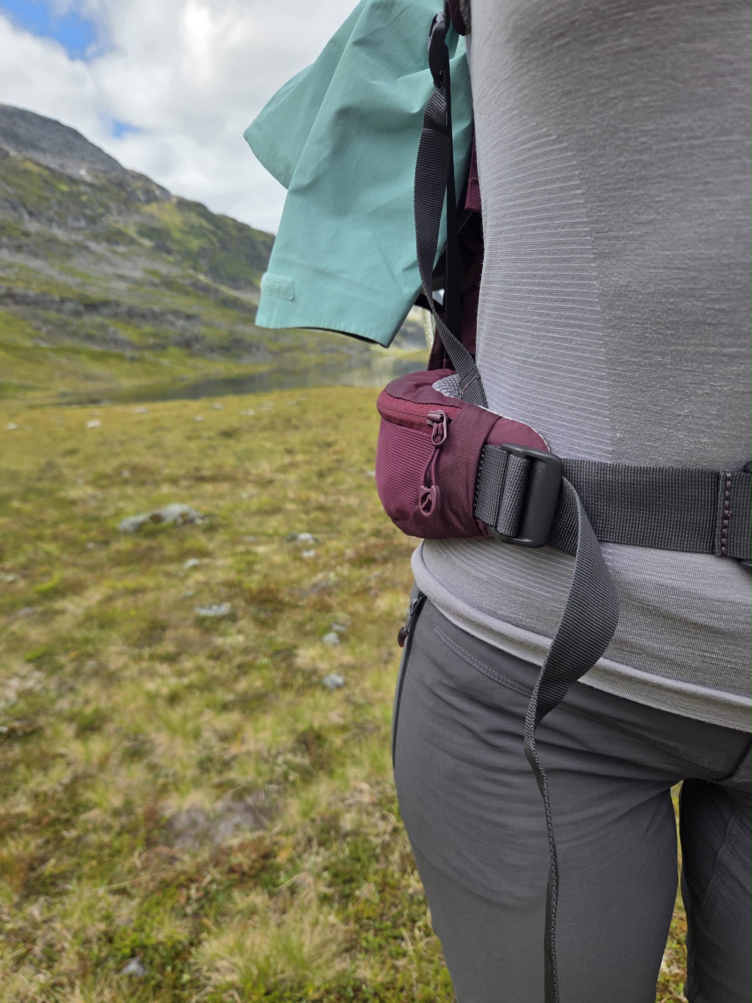 Der kompetente OUTSIDEstories-Test: FALKE Ergonomic Sport System - Backpack-Ready, Damen T-Shirt kurzarm