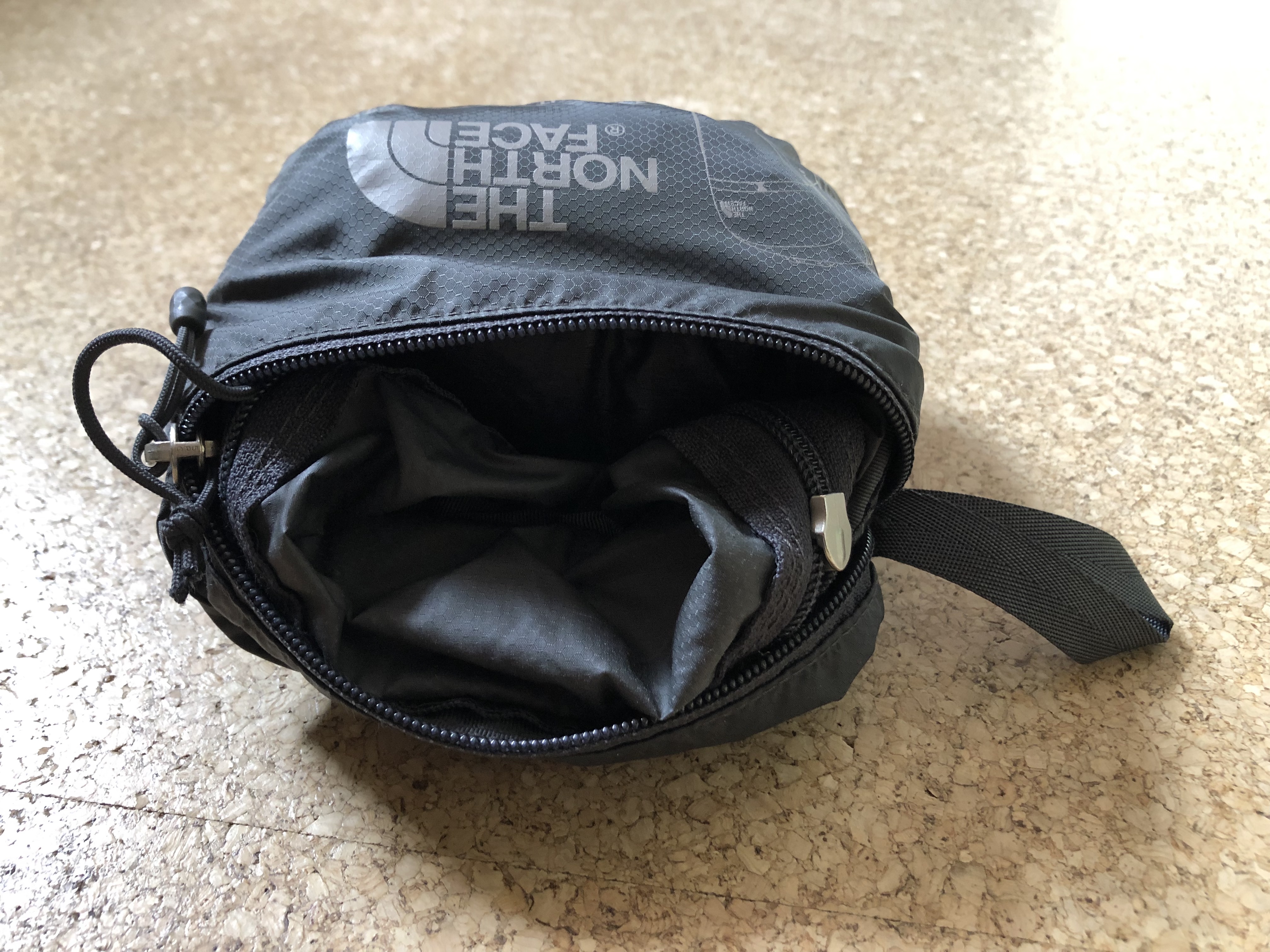 Schritt 4: Packsack/Innentasche drüber stülpen