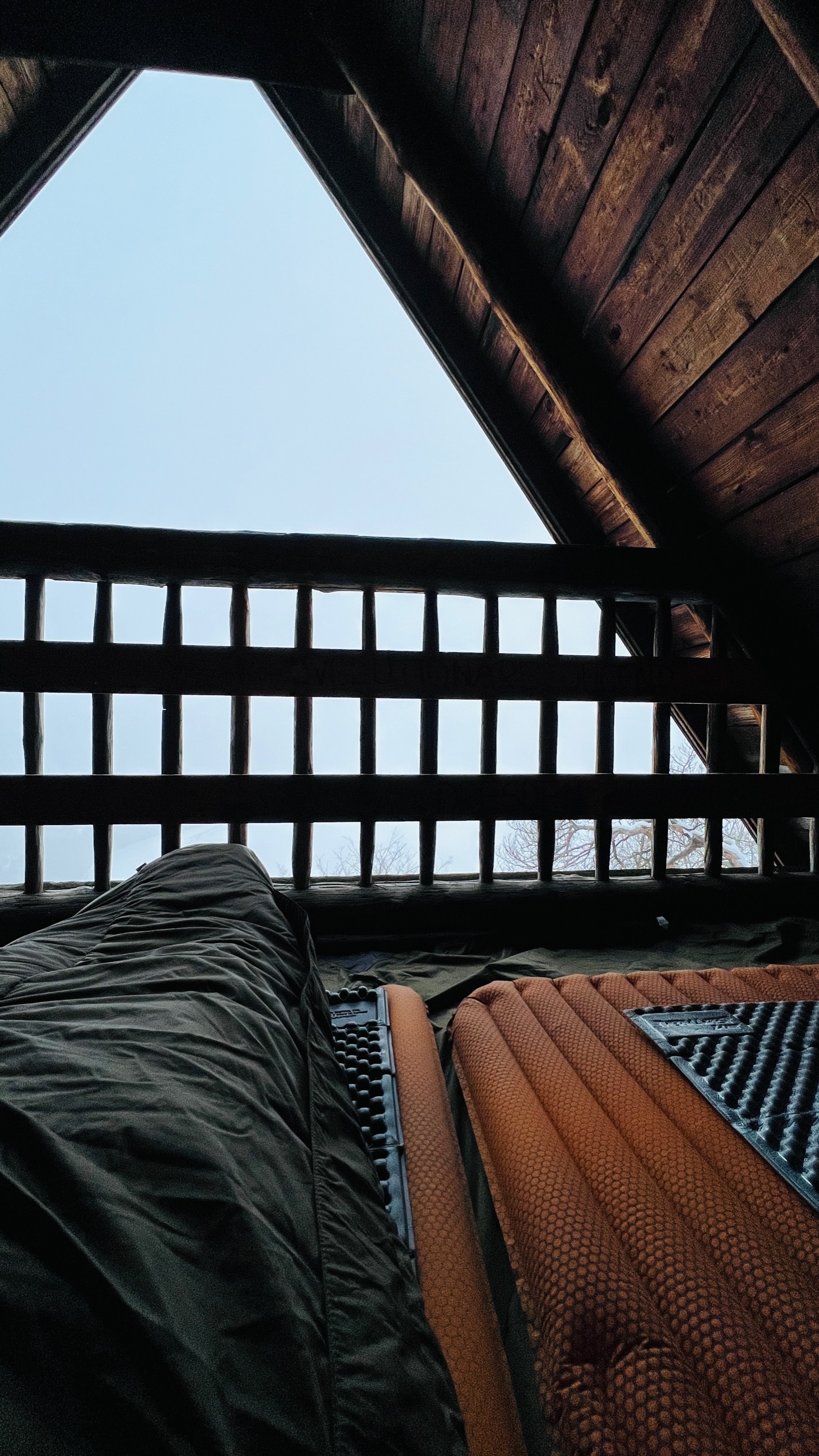 Obernighter in einer Schutzhütte bei knapp -10 Grad