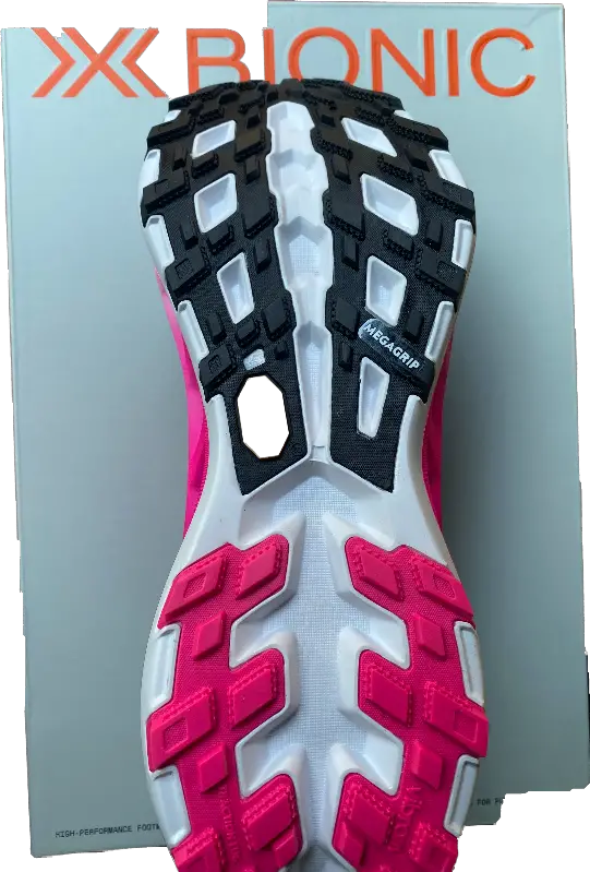Ein hohes Sohlenprofil aus Vibram ist besonders für anspruchsvolles Gelände geeignet und sorgt für einen ordentlichen Gripp.
