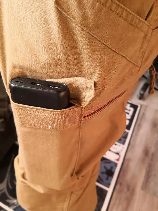 seitliche Tache für Handy, Akku oder Magazine