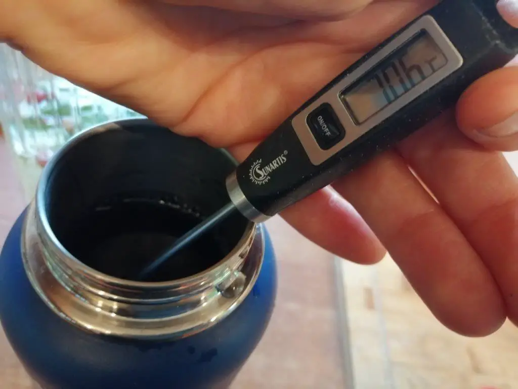 Flasche mit Thermometer
