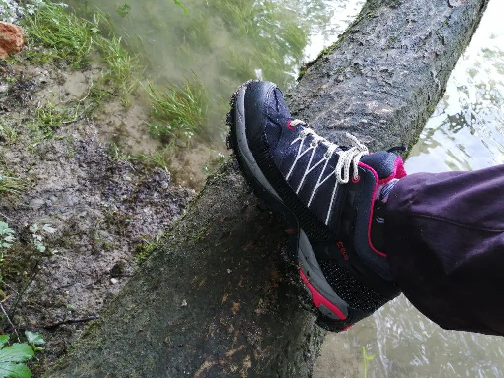 Schuh angezogen von oben