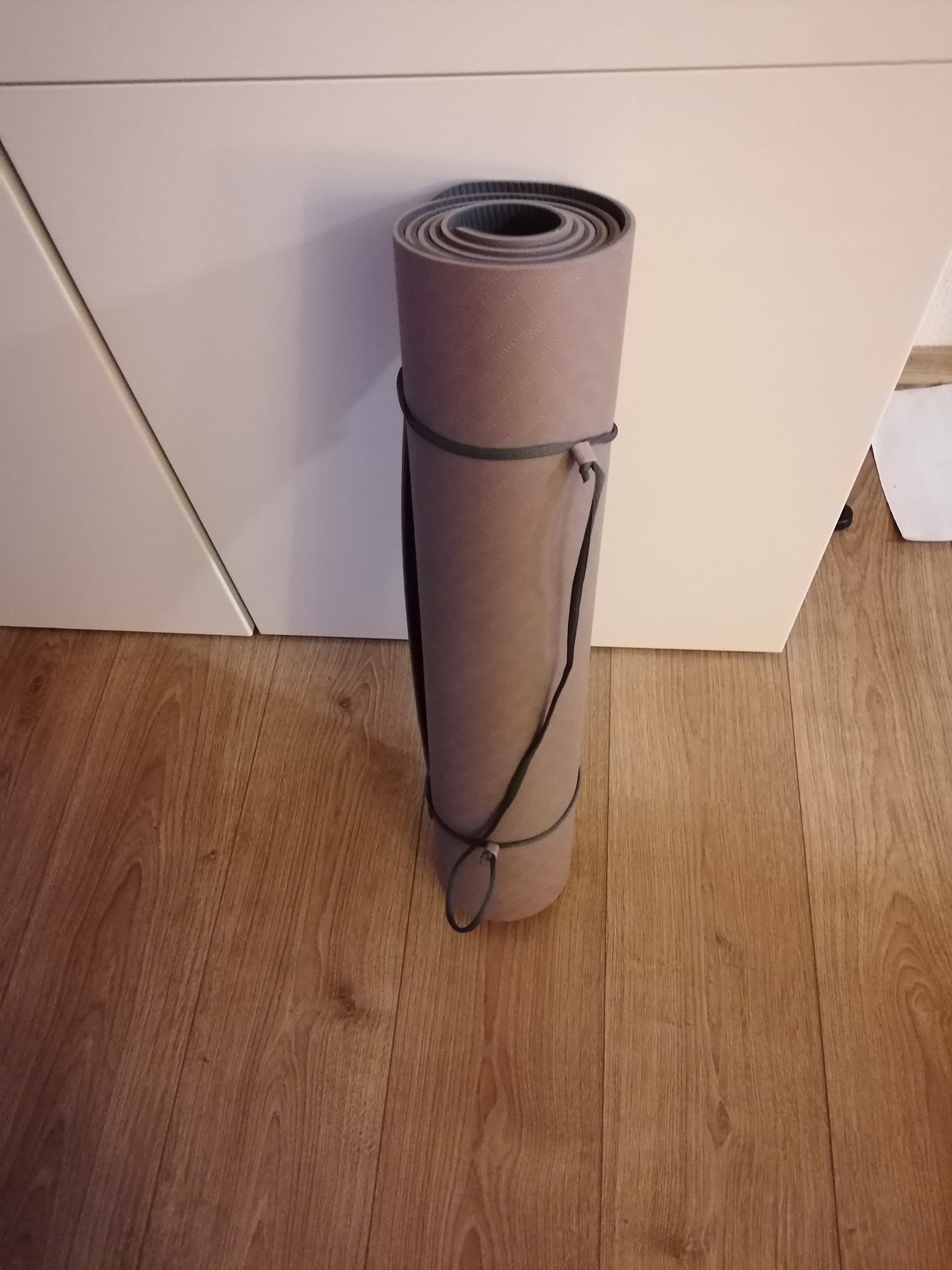Zusammengerollte Matte