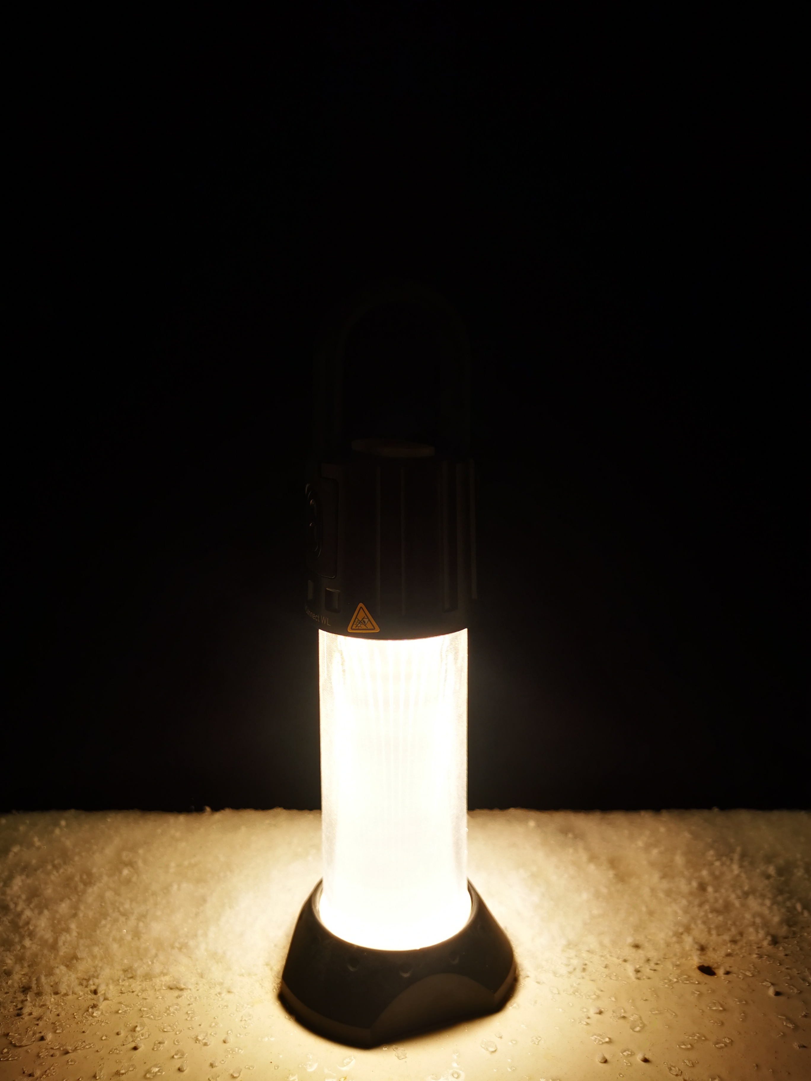ML 6 leuchtet in Warm weiß