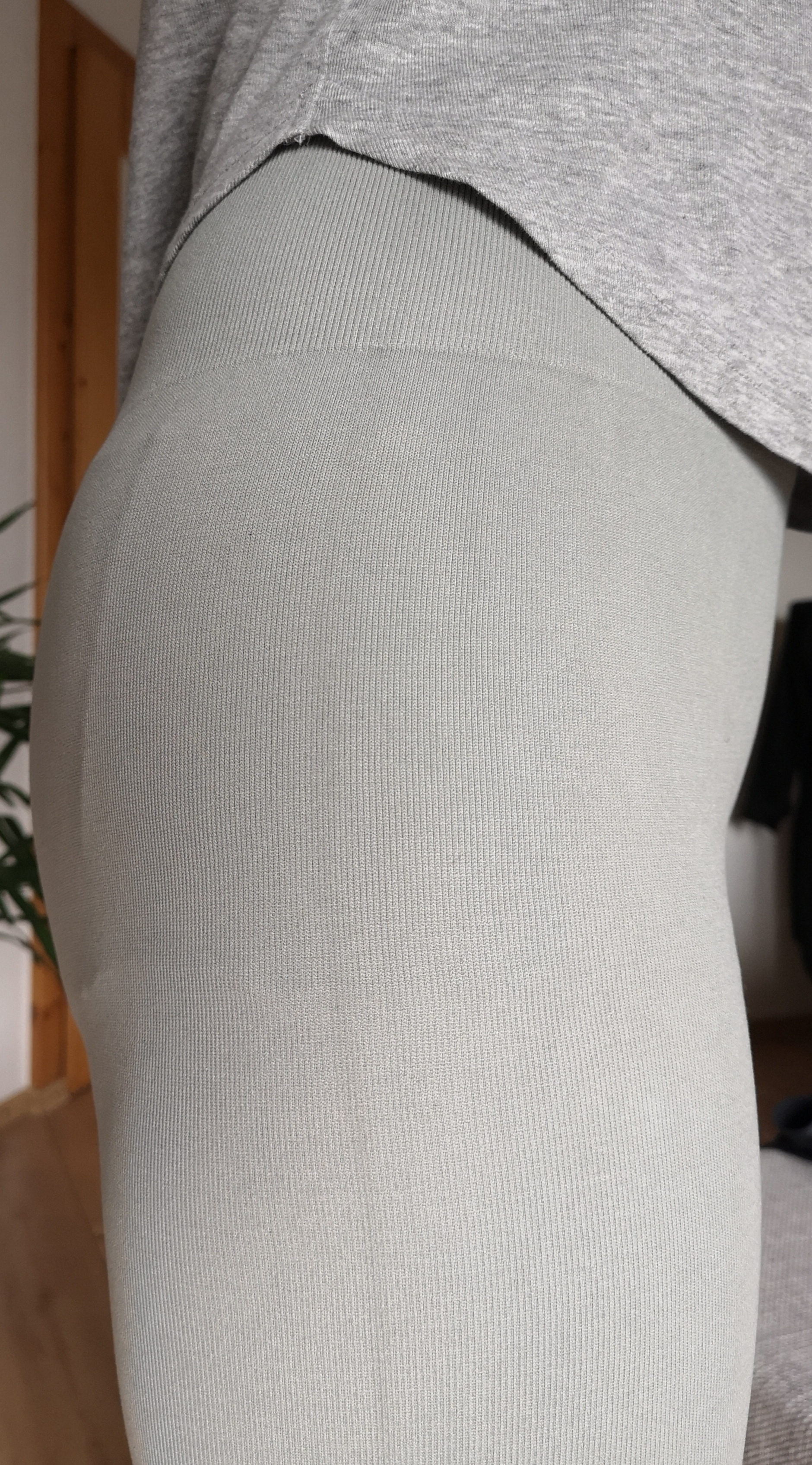 Hipster unter enger Hose