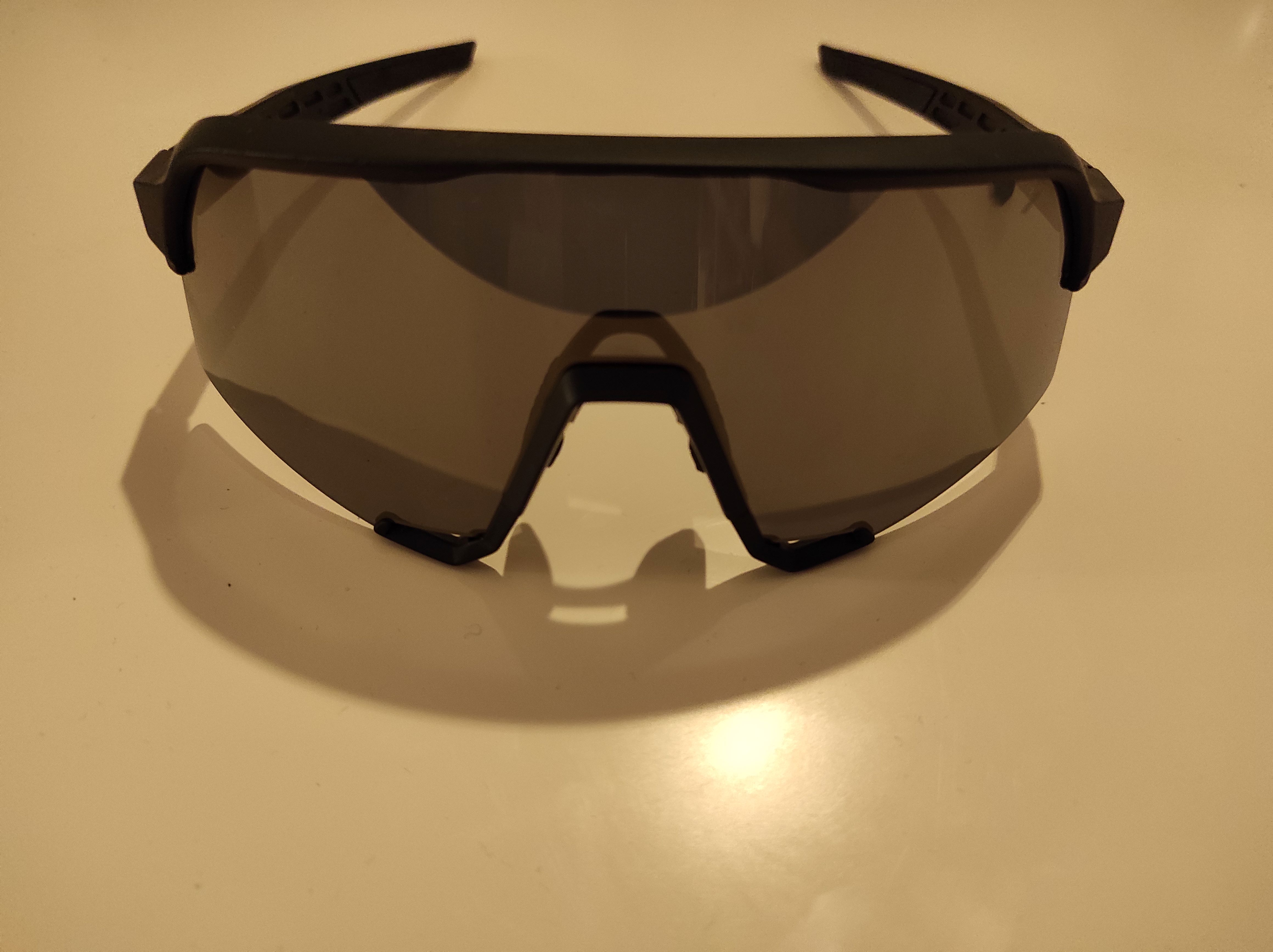 Glas 1