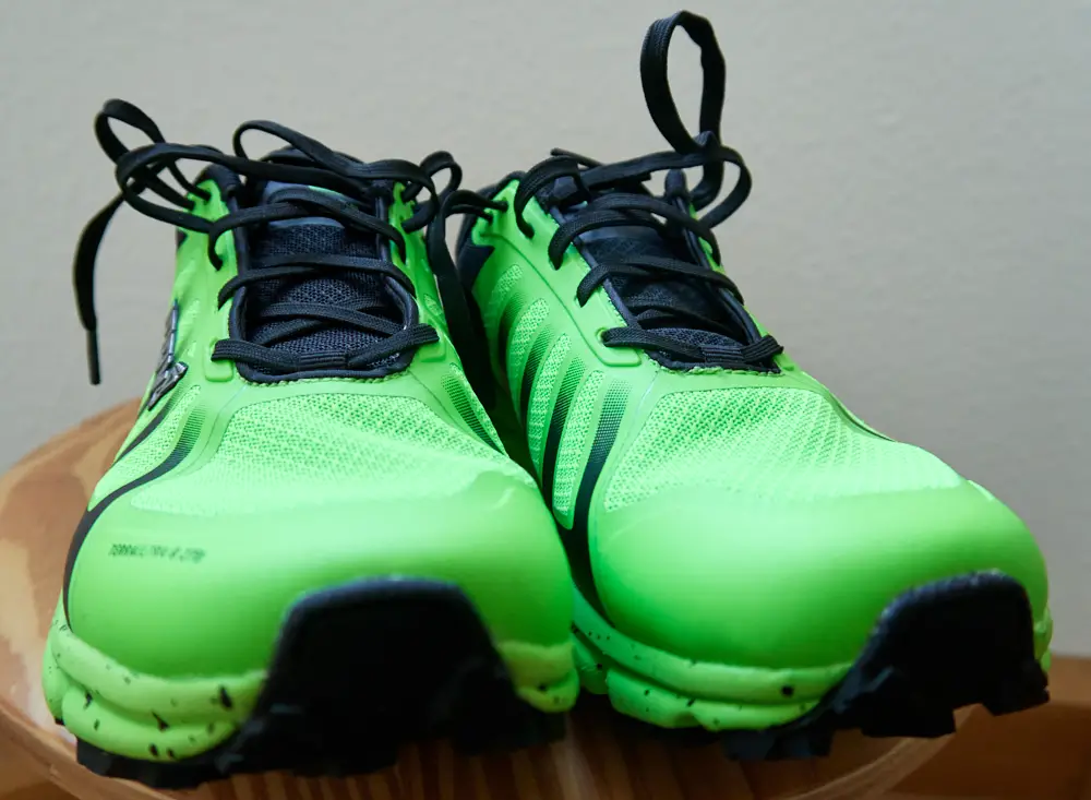 Schuhe neu vorne