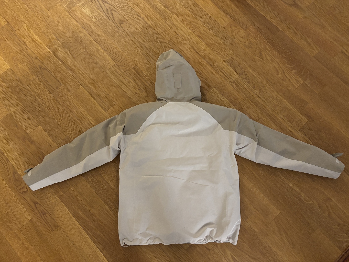 Die Jacke von hinten
