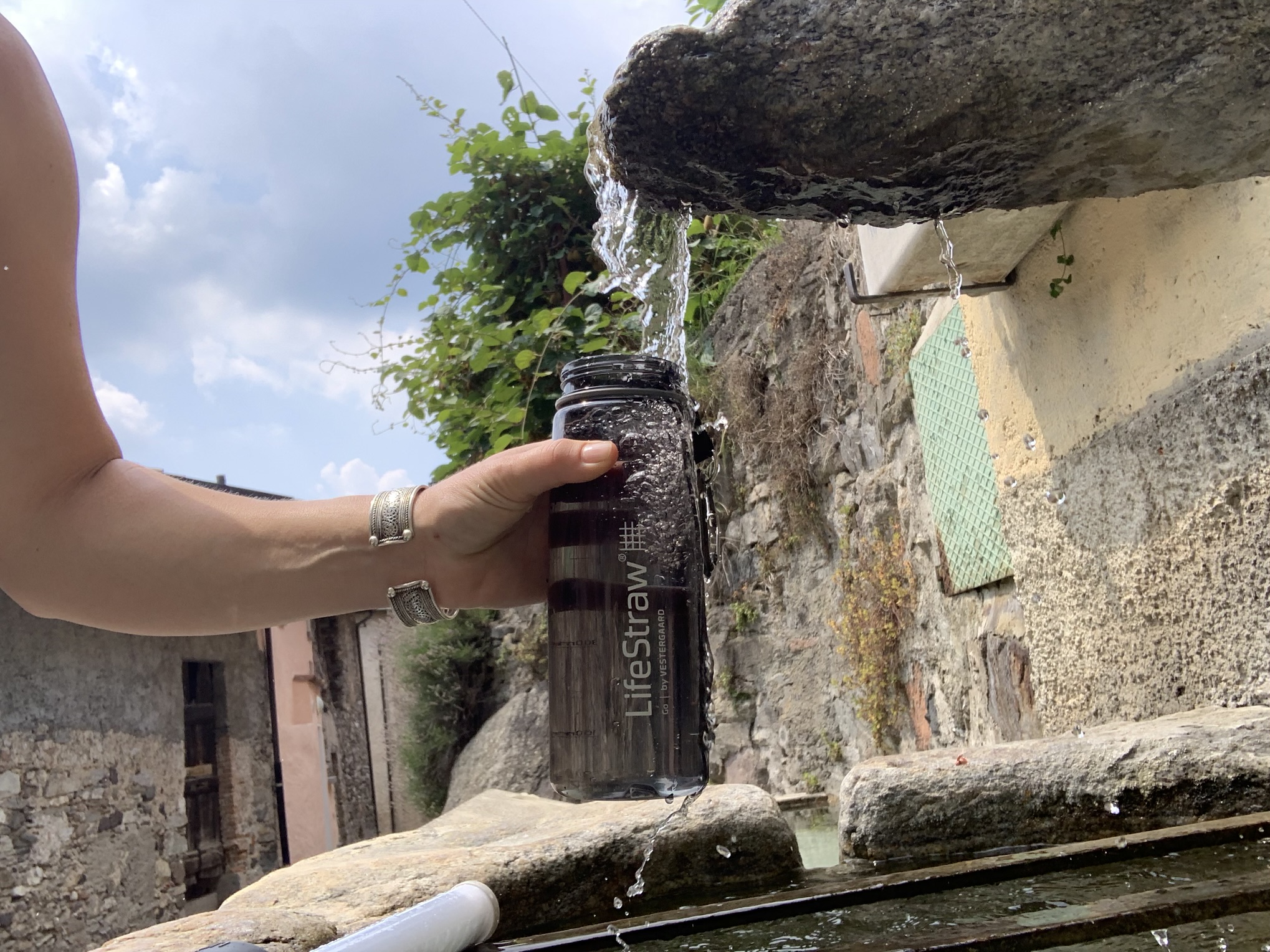 LifeStraw Go Wasserflasche auffüllen
