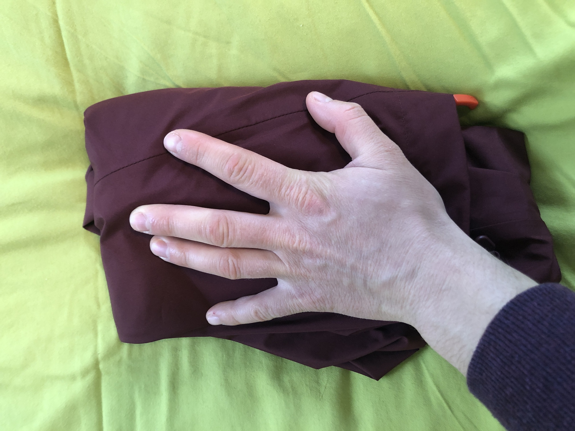 Die Jacke verpackt