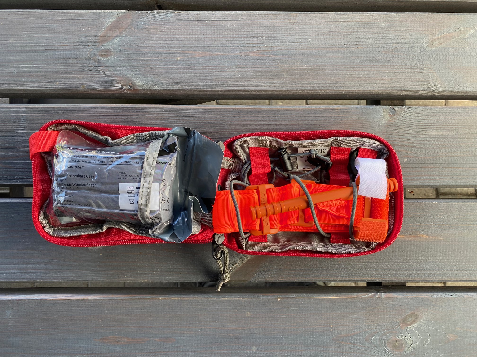 Verbandsmaterial in der Tasche