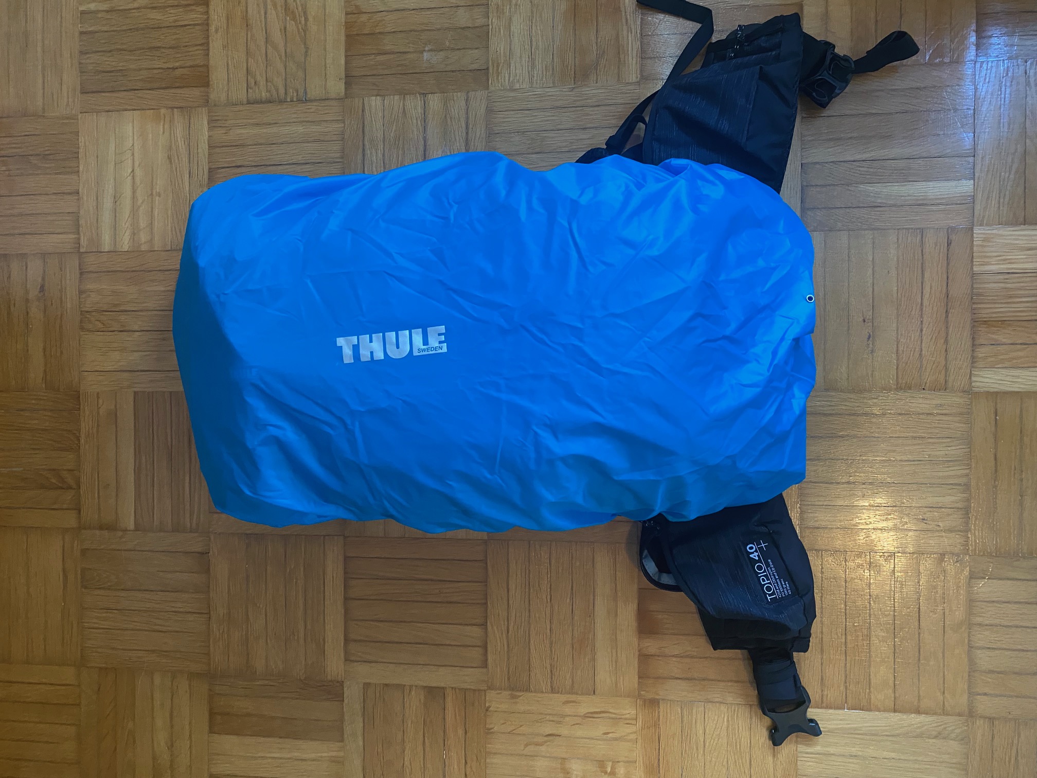 Raincover über dem Rucksack