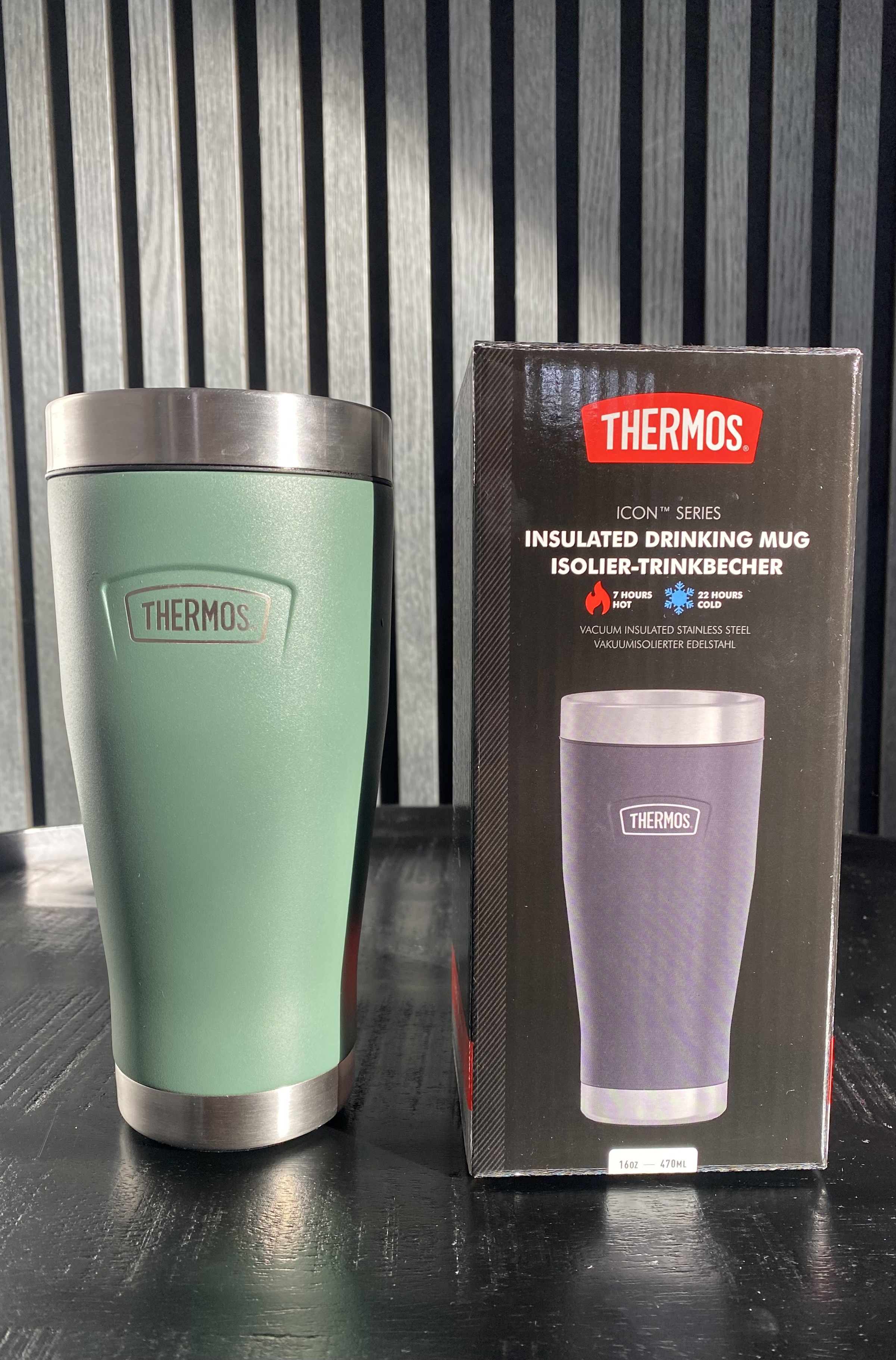 Becher volle Ansicht 