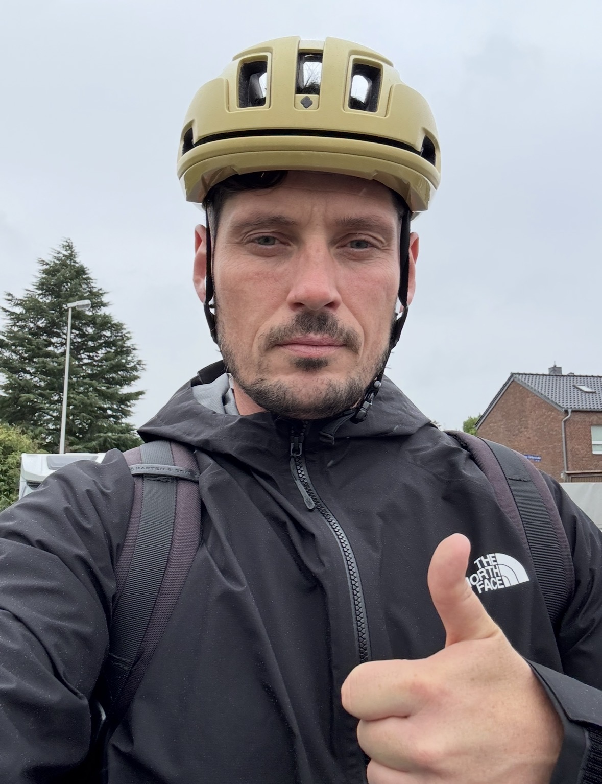Der kompetente OUTSIDEstories-Test: Die The North Face NSE Rain Jacket 