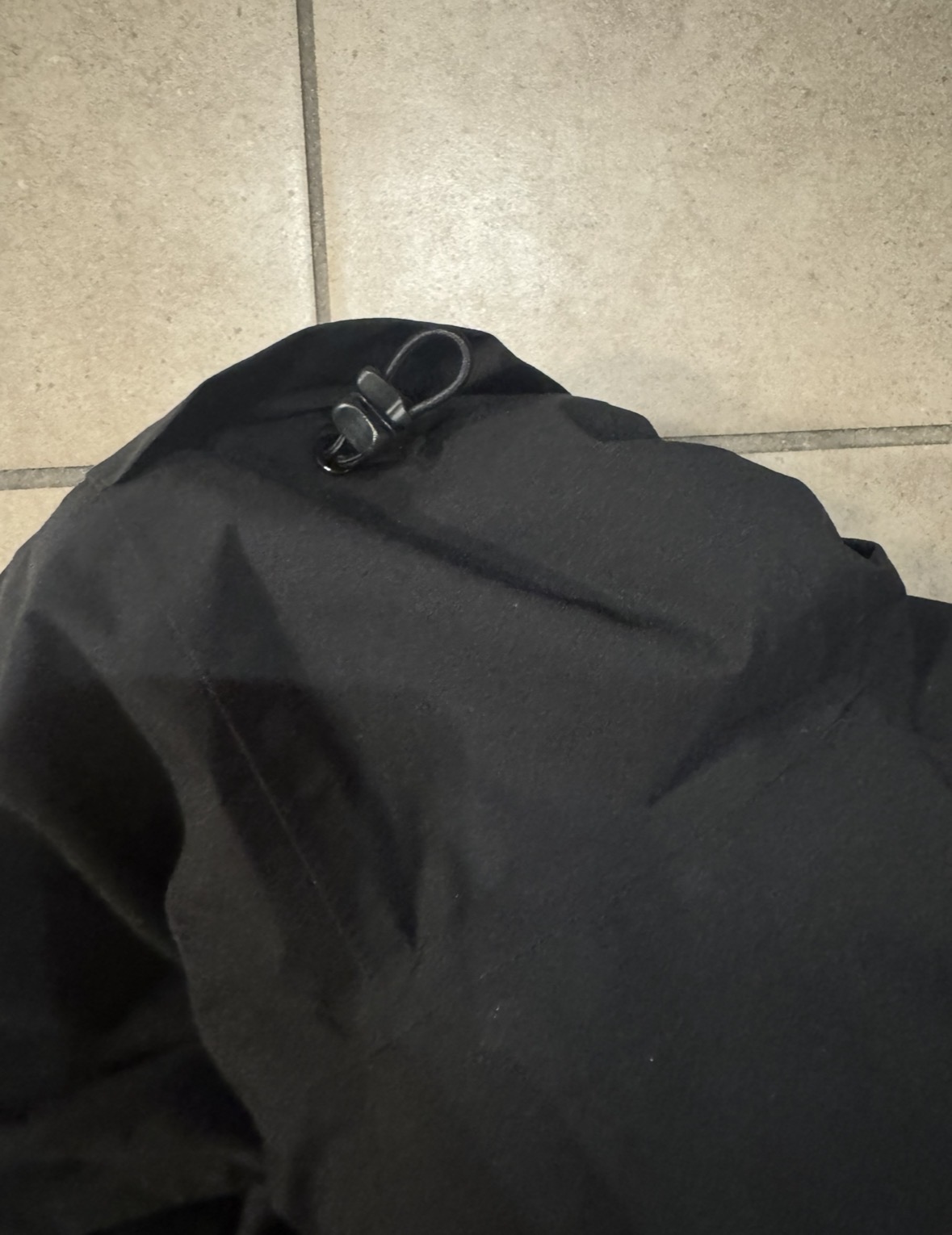 Der kompetente OUTSIDEstories-Test: Die The North Face NSE Rain Jacket 