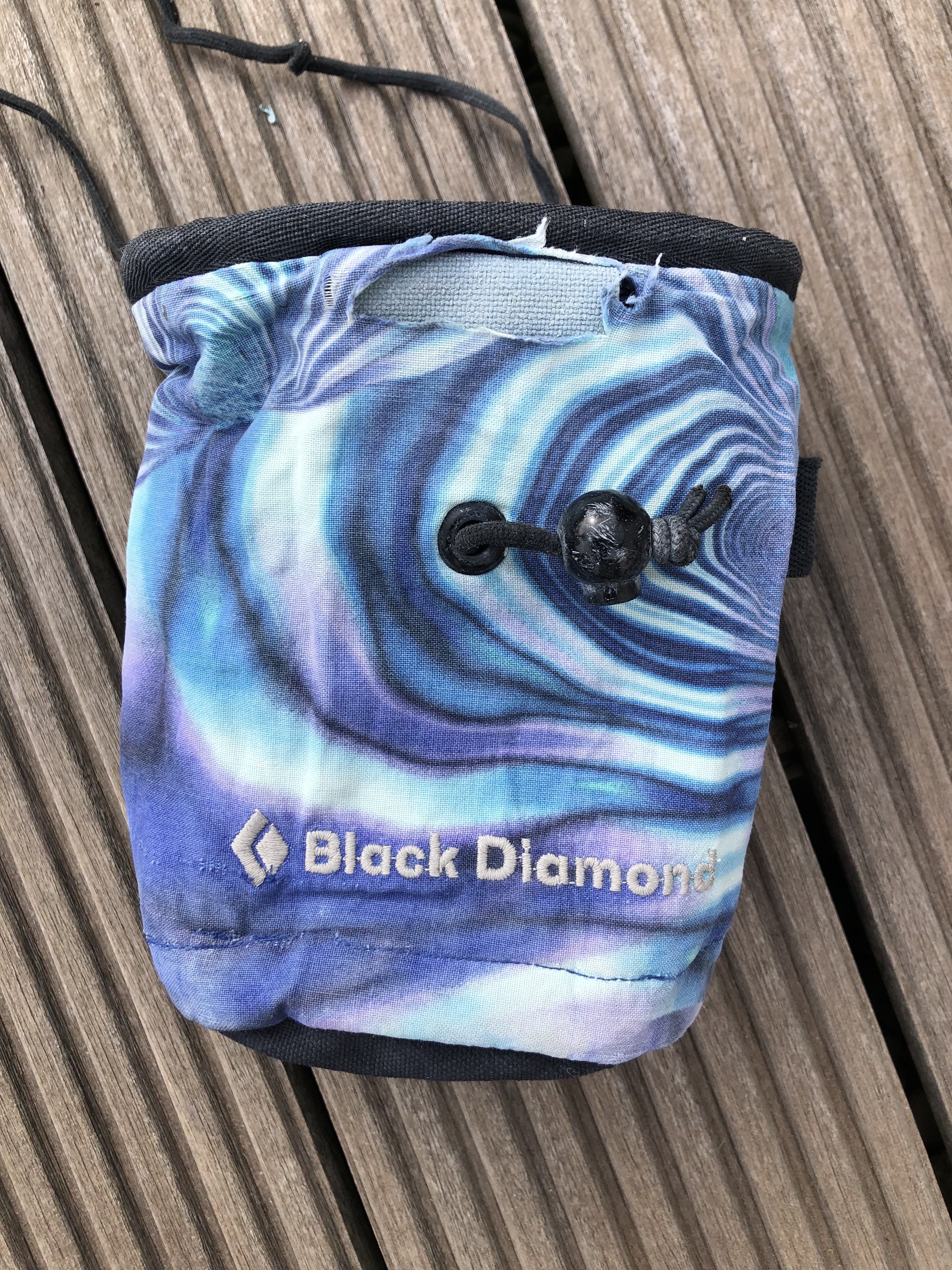 Ein alter BD Chalkbag, hier ist das Material der Oberschicht kaputt