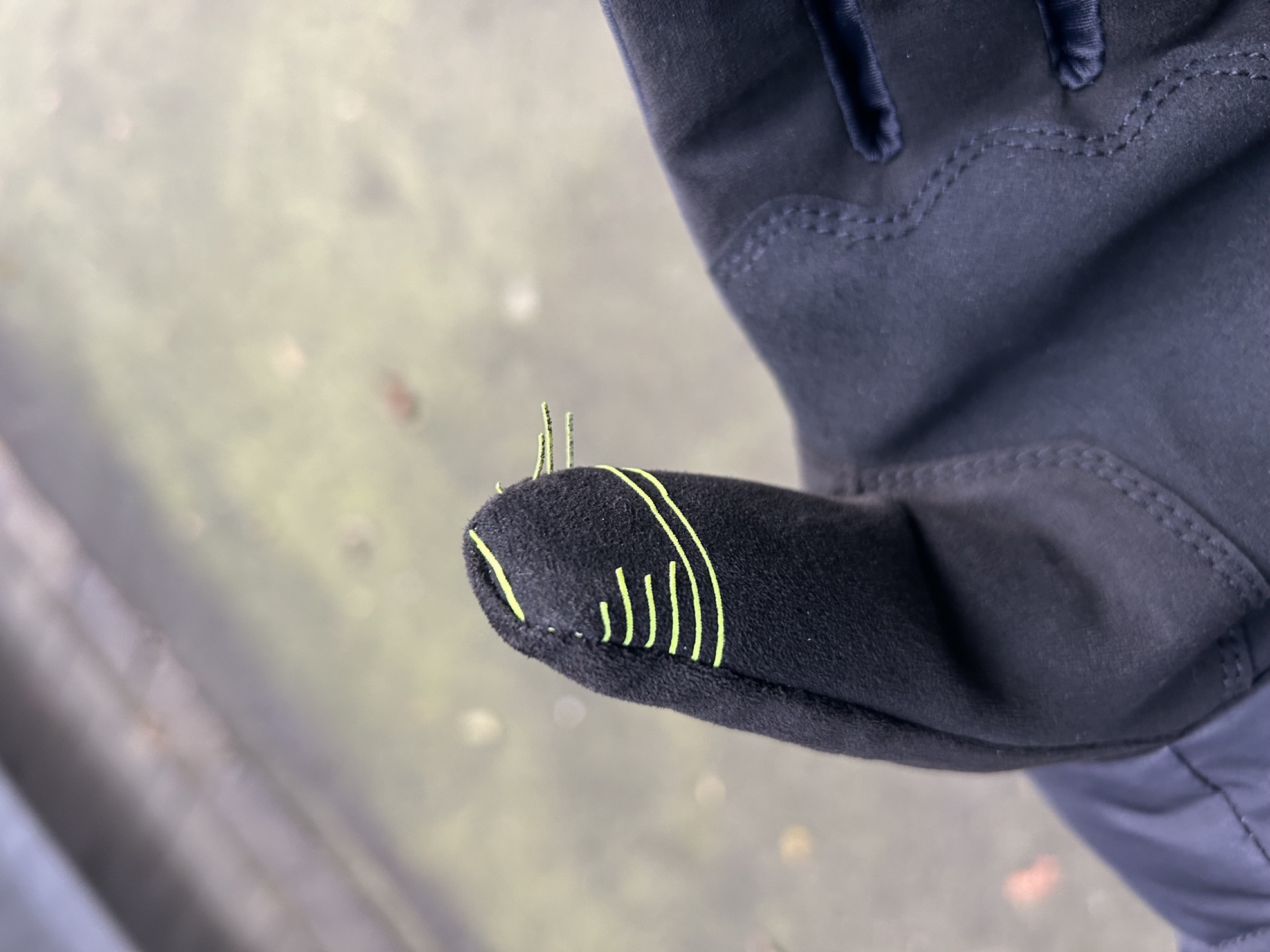 Der kompetente OUTSIDEstories-Test: Die Midweight Cycling Gloves 2.0 von Chrome Industries , wasserdichte Pendlerhandschuhe 