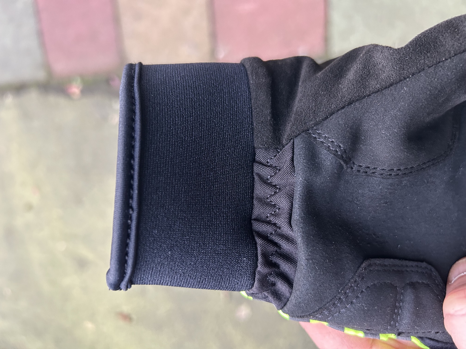 Der kompetente OUTSIDEstories-Test: Die Midweight Cycling Gloves 2.0 von Chrome Industries , wasserdichte Pendlerhandschuhe 