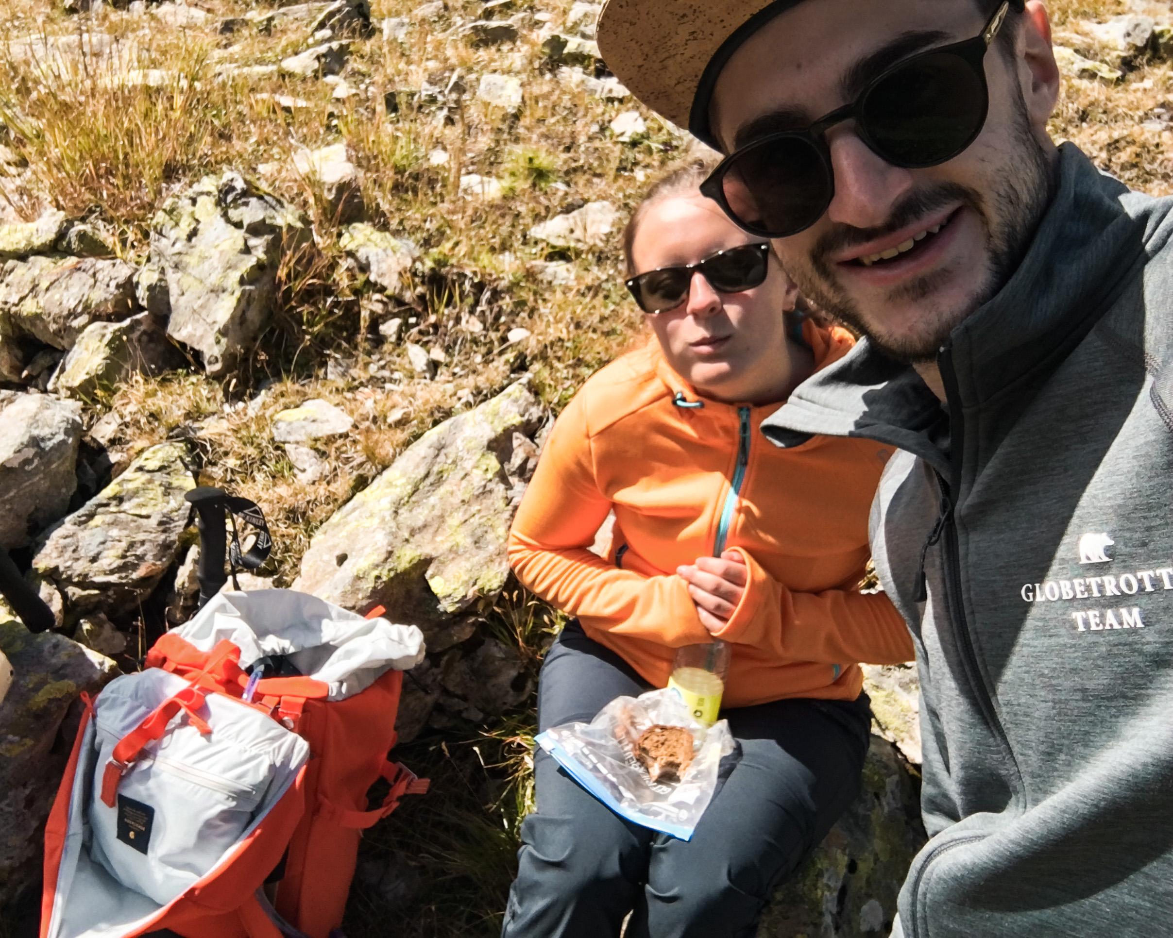 Der Bergtagen 38 steht geöffnet neben dem Tester