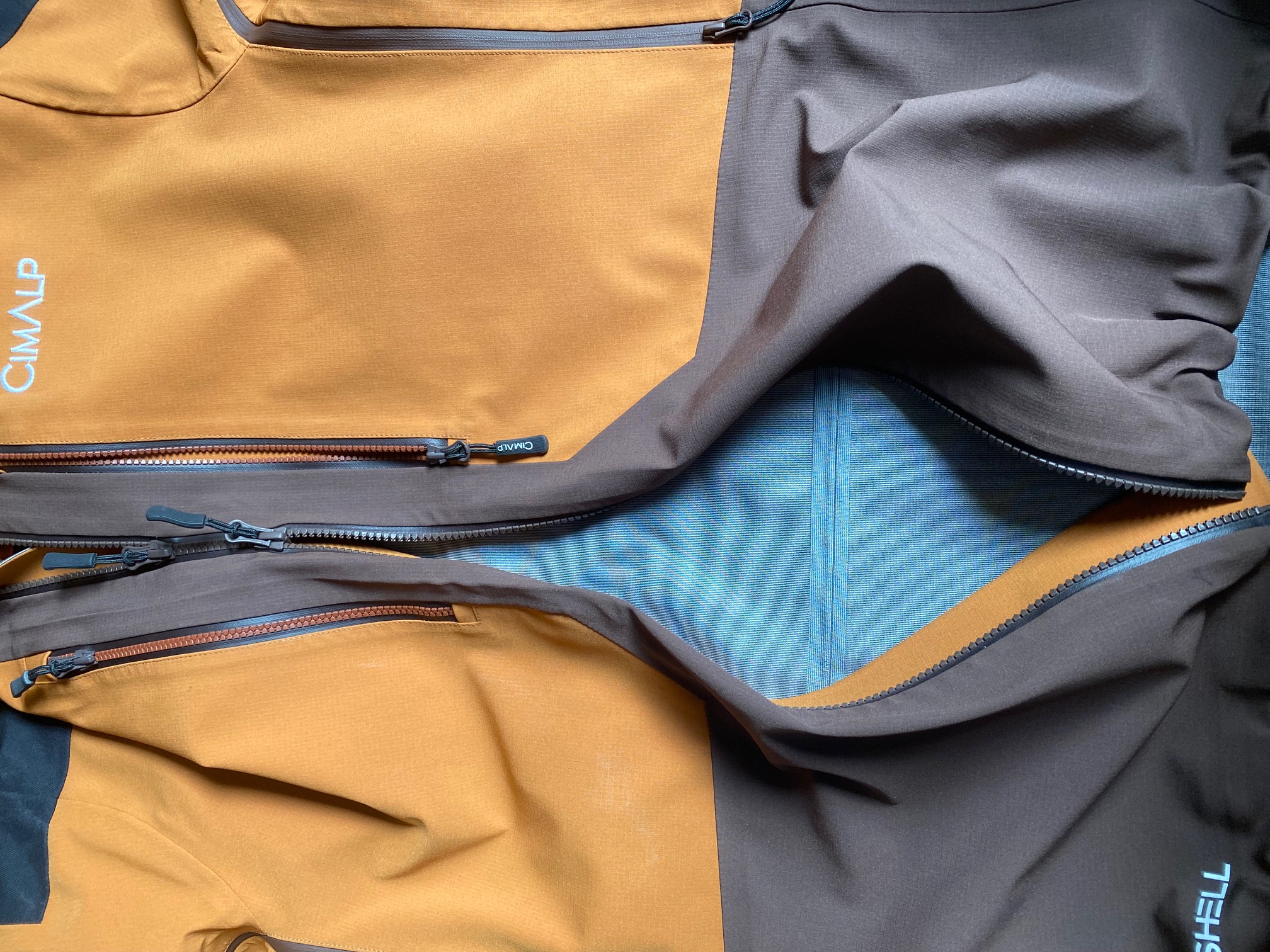 Jacke geöffnet von unten