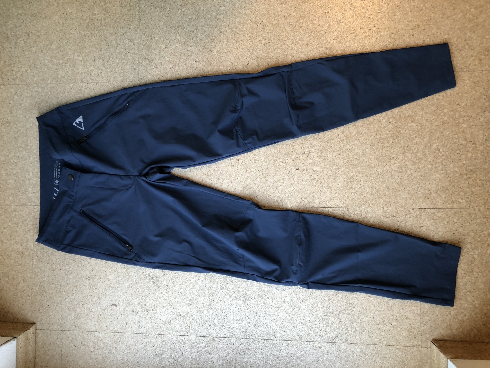 Die Hose von vorne