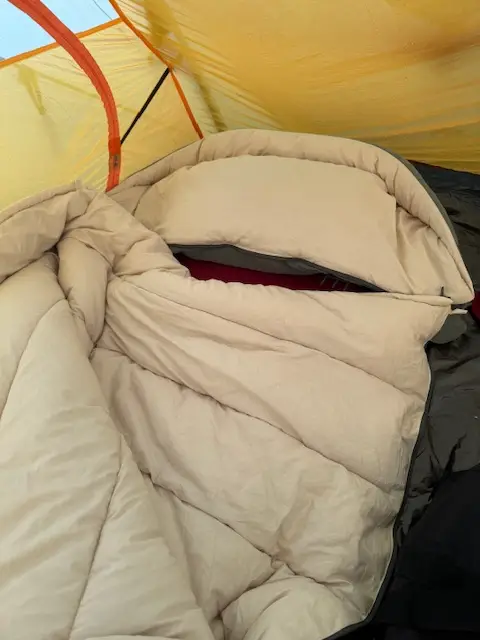 Der OUTSIDEstories-Test: OUTWELL Constellation Lux Green - Schlafsack