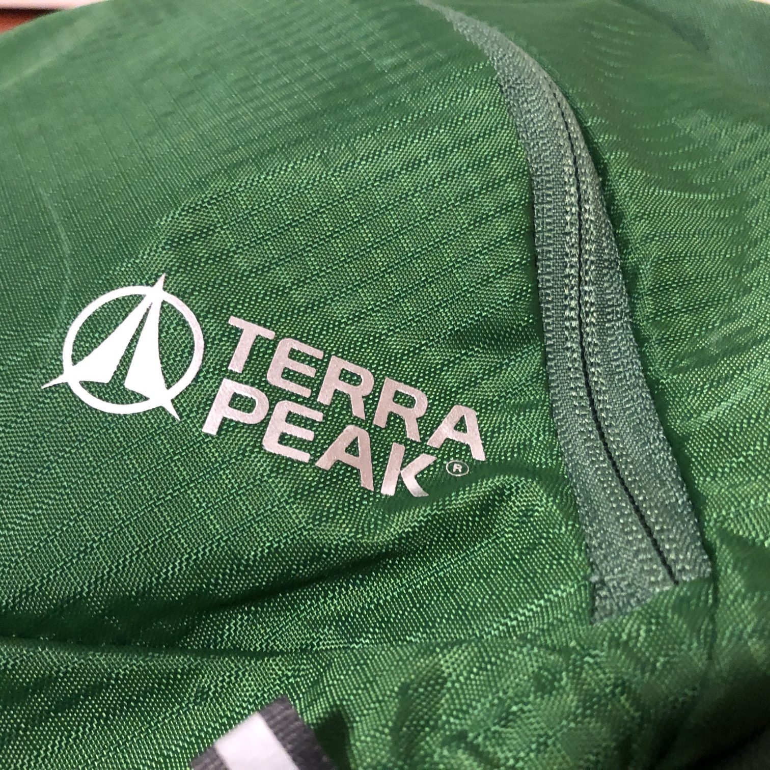 Das Logo auf dem Rucksack