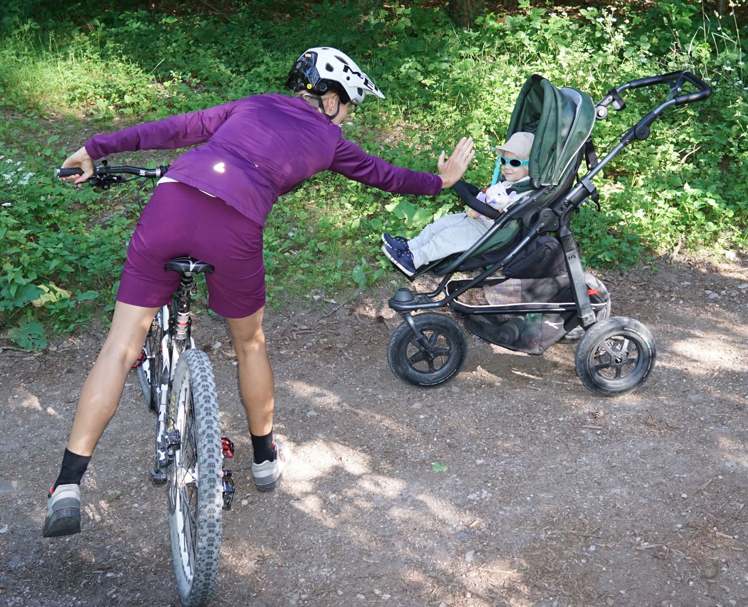 Flexibel, macht fast jede Bewegung mit