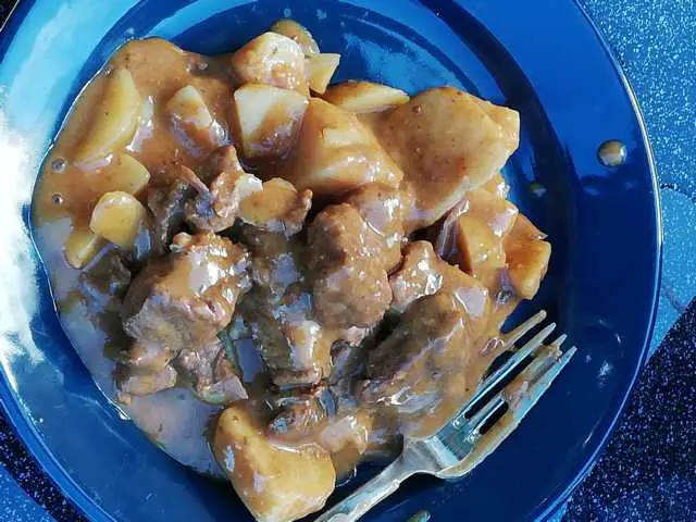 Gulasch mit Kartoffeln
