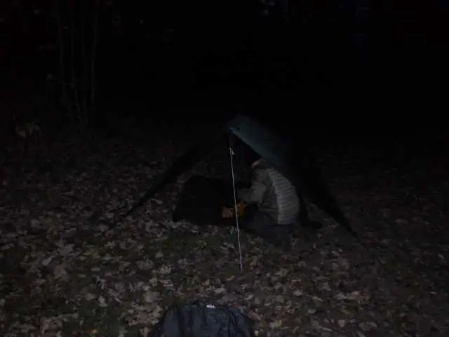 Übernachtung unter dem tarp