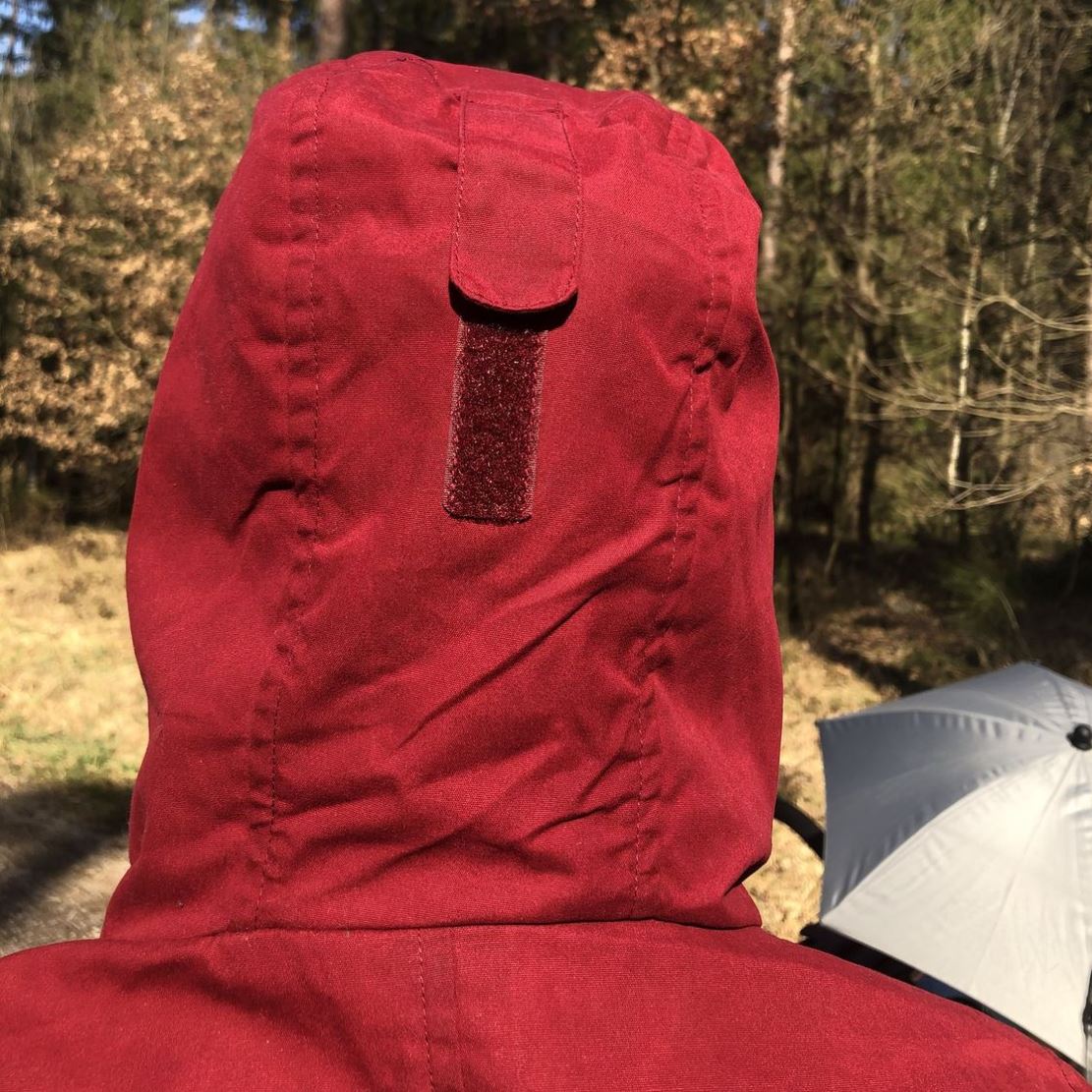 Kapuze mit Klett zum Einstellen