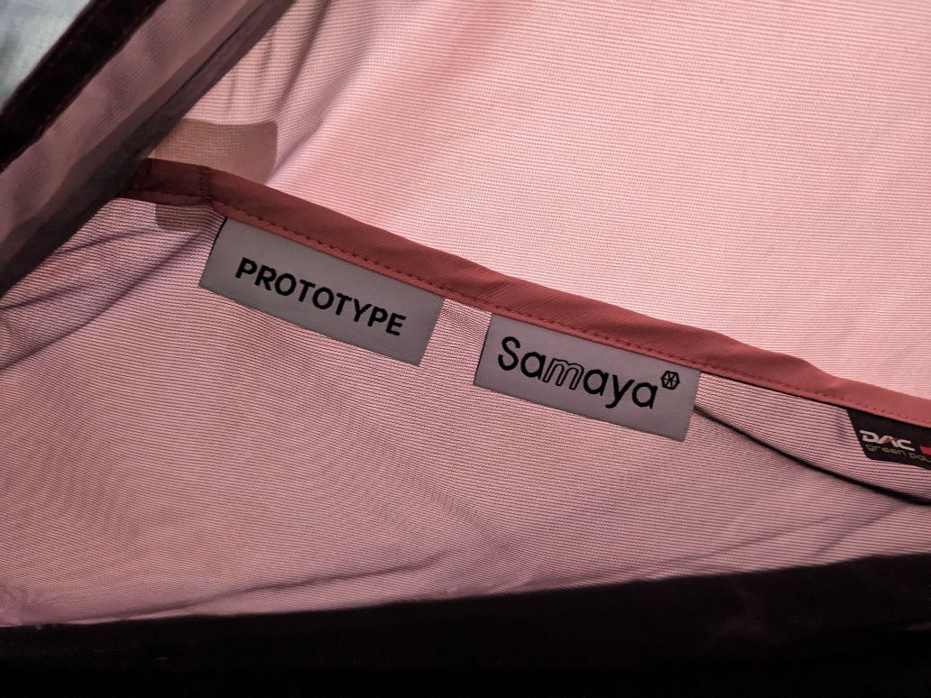 Labels im Zelt